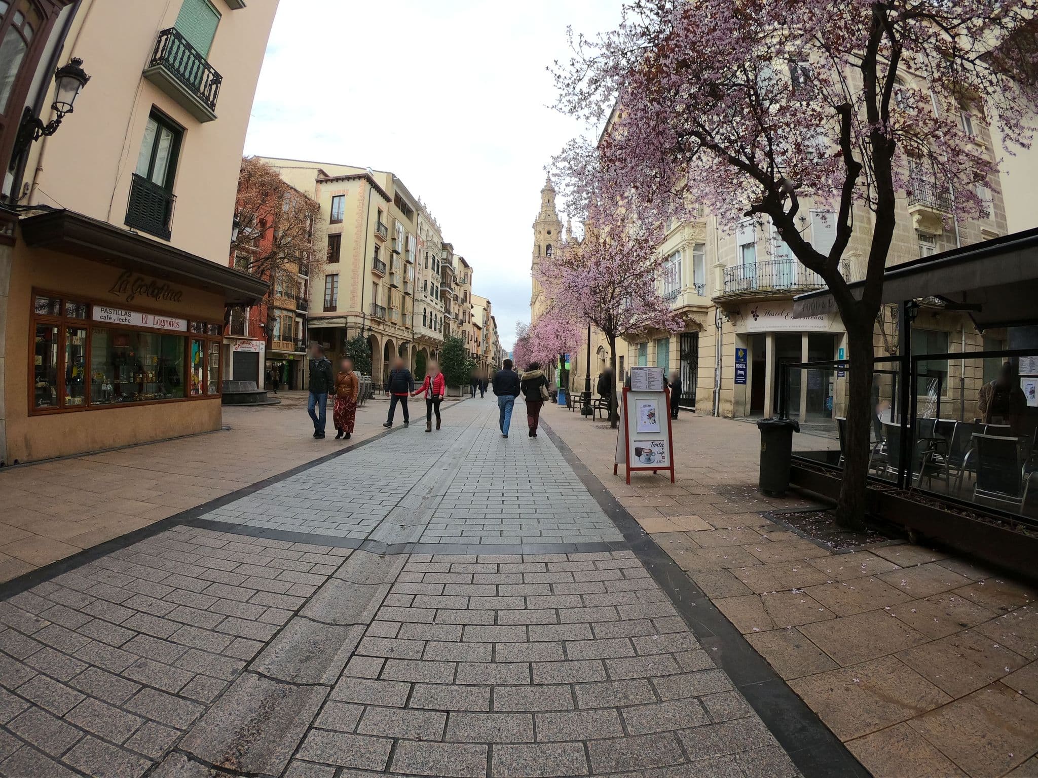 Street view near Hostel Entresueños, Logroño — © rubencarbonero (CC BY-SA · Mapillary)