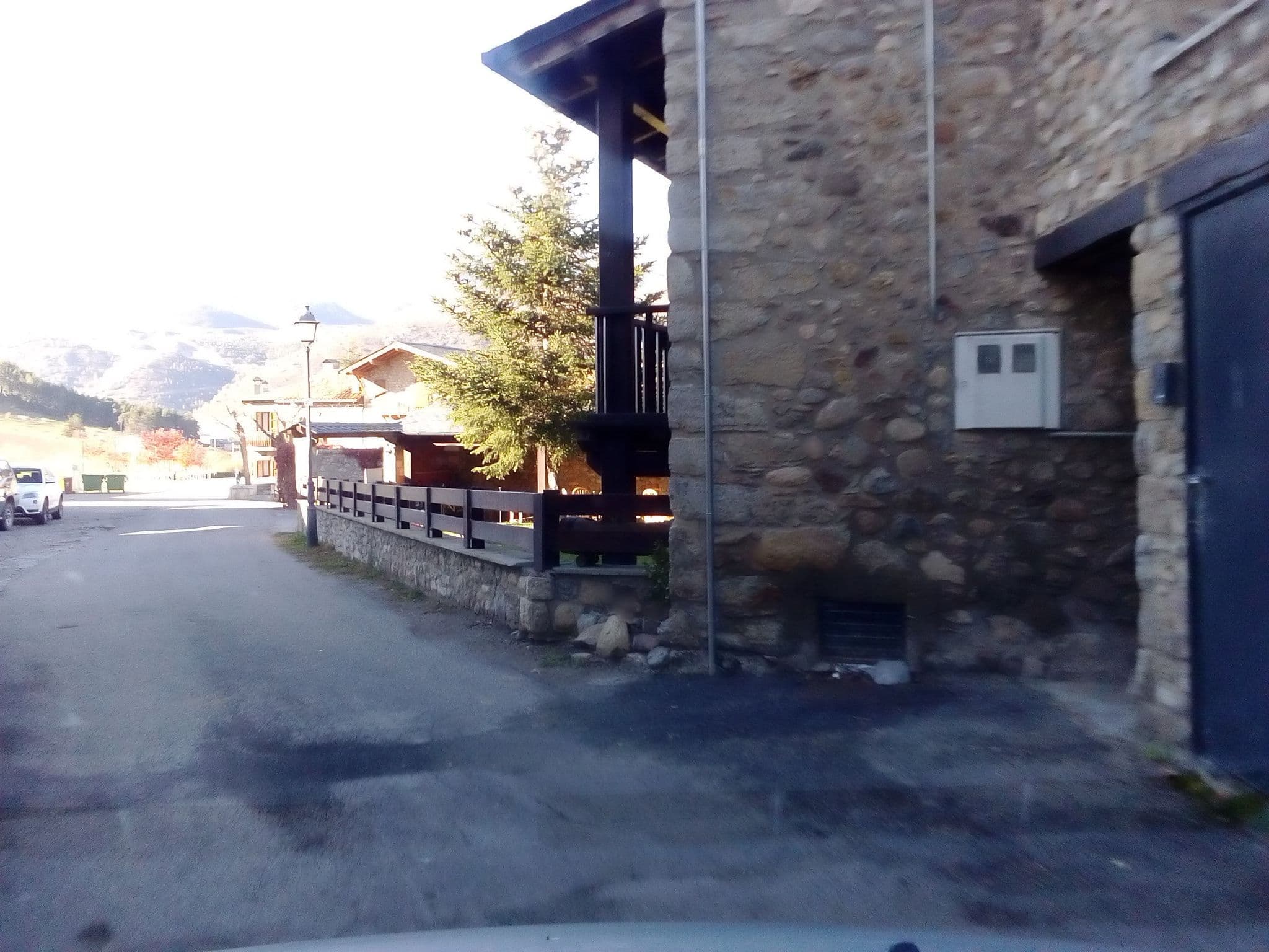 Street view near Hotel Cal Rei De Talló, Bellver de Cerdanya — © familiapicarol (CC BY-SA · Mapillary)