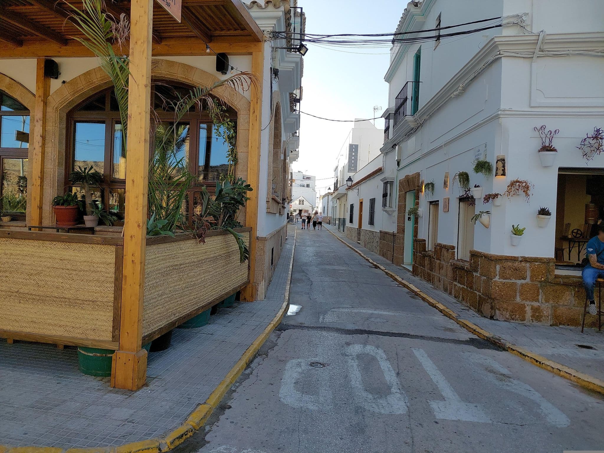 Street view near Hotel Avenida Playa, Zahara de los Atunes — © robertogeb (CC BY-SA · Mapillary)