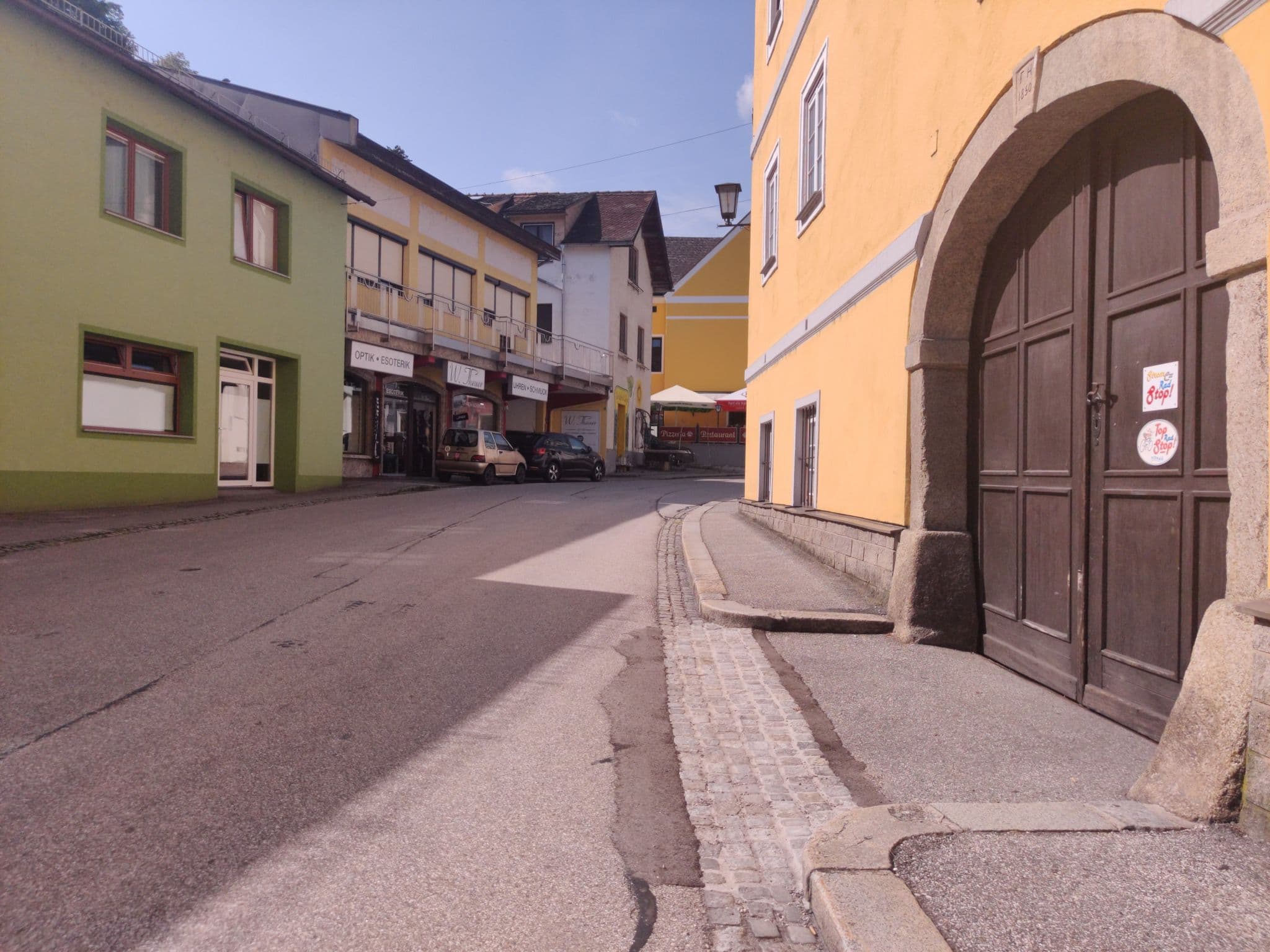 Street view near Hotel Goldenes Kreuz, Grein — © aceini (CC BY-SA · Mapillary)