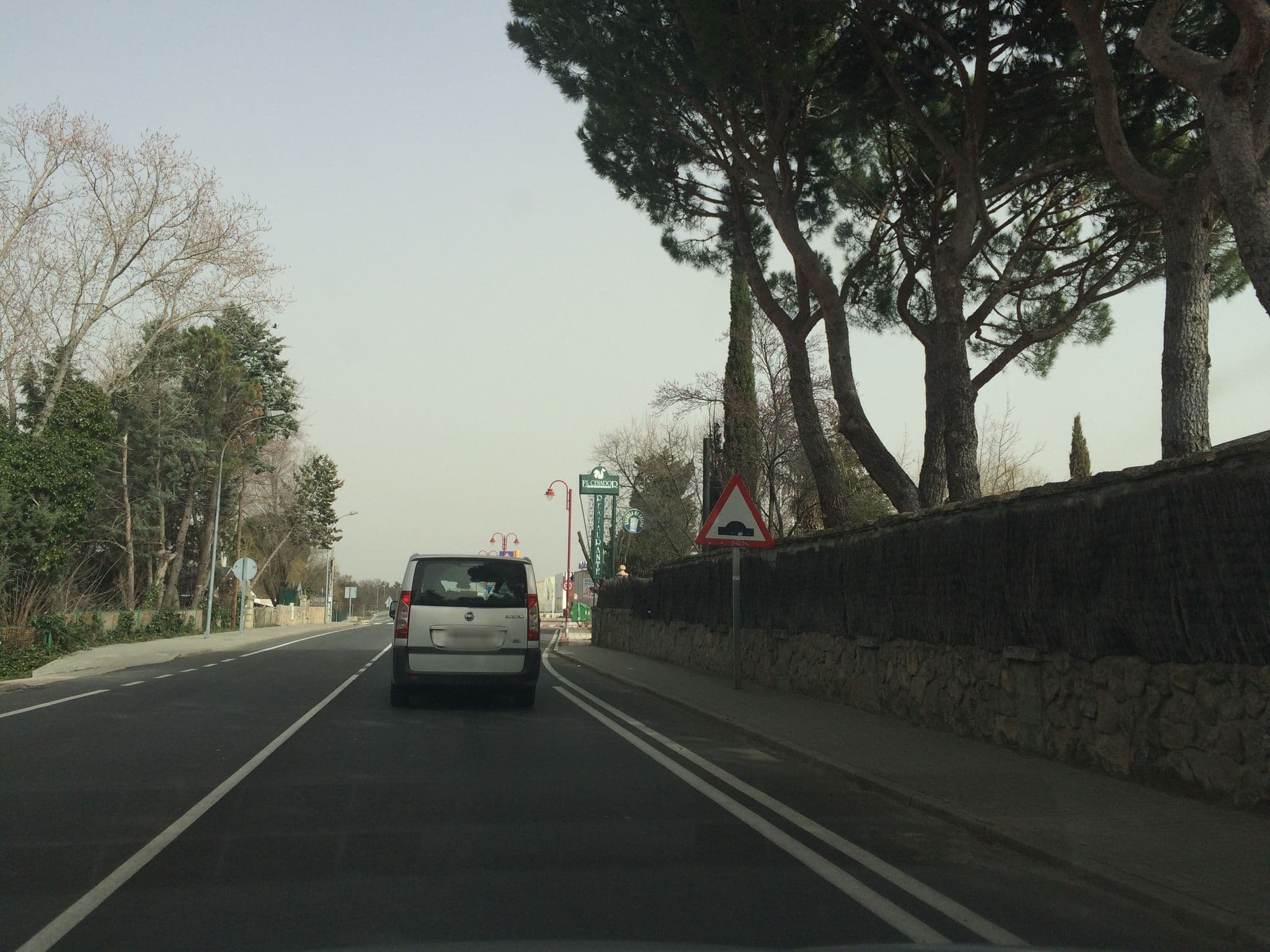 Street view near El Cenador de Salvador, Moralzarzal — © radnaj (CC BY-SA · Mapillary)