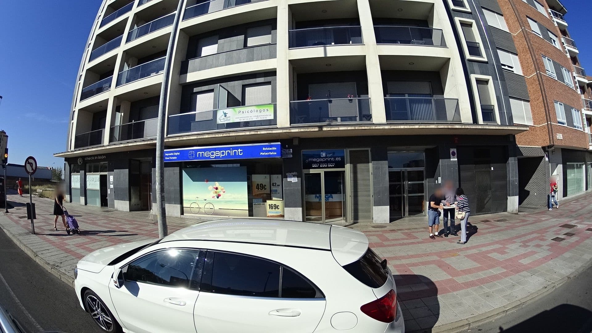 Street view near Albergue Check in León, León — © acerrillo (CC BY-SA · Mapillary)