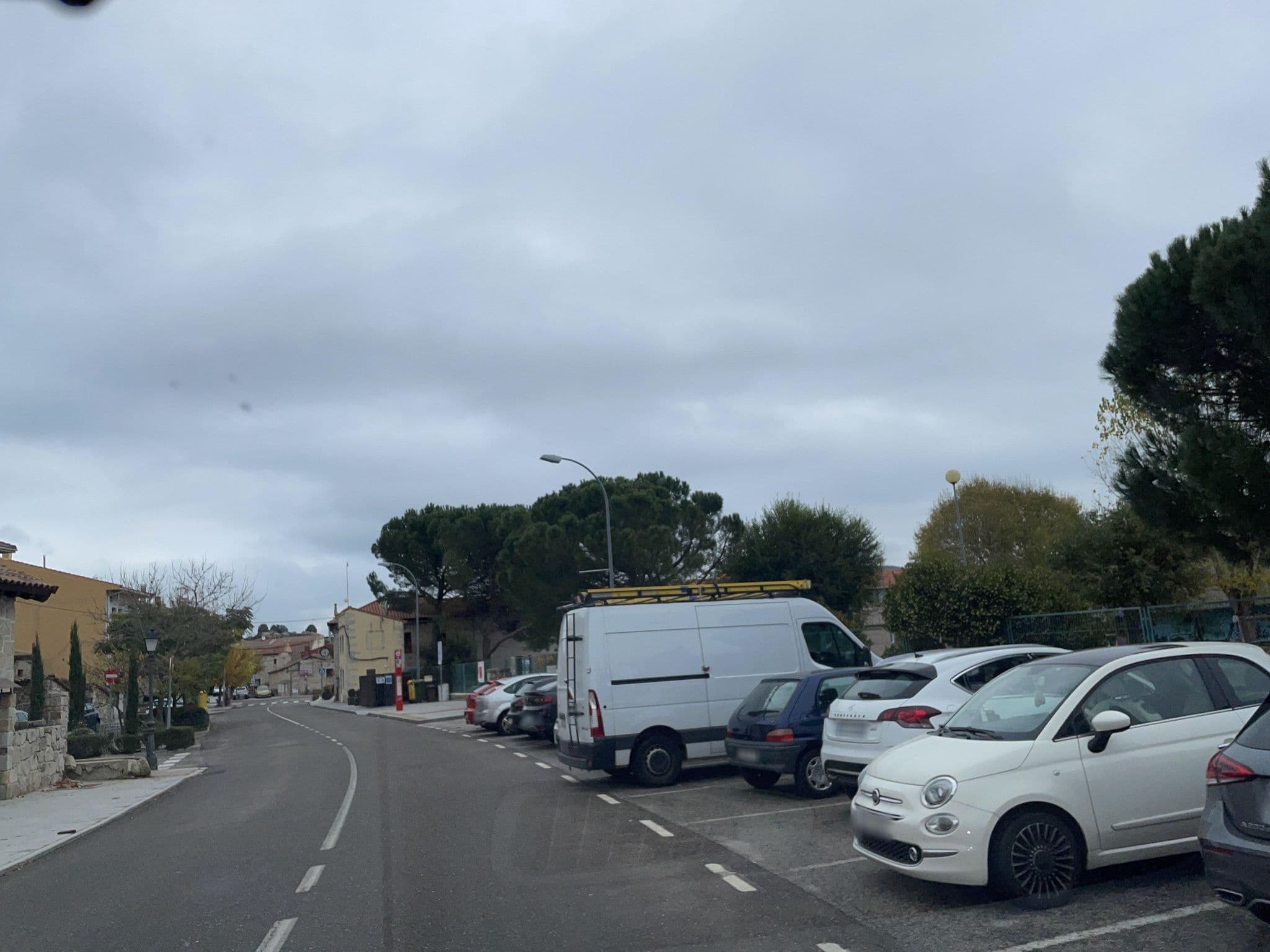 Street view near La Casona de la Dehesa Alojamiento Rural, La Cabrera — © seraq (CC BY-SA · Mapillary)