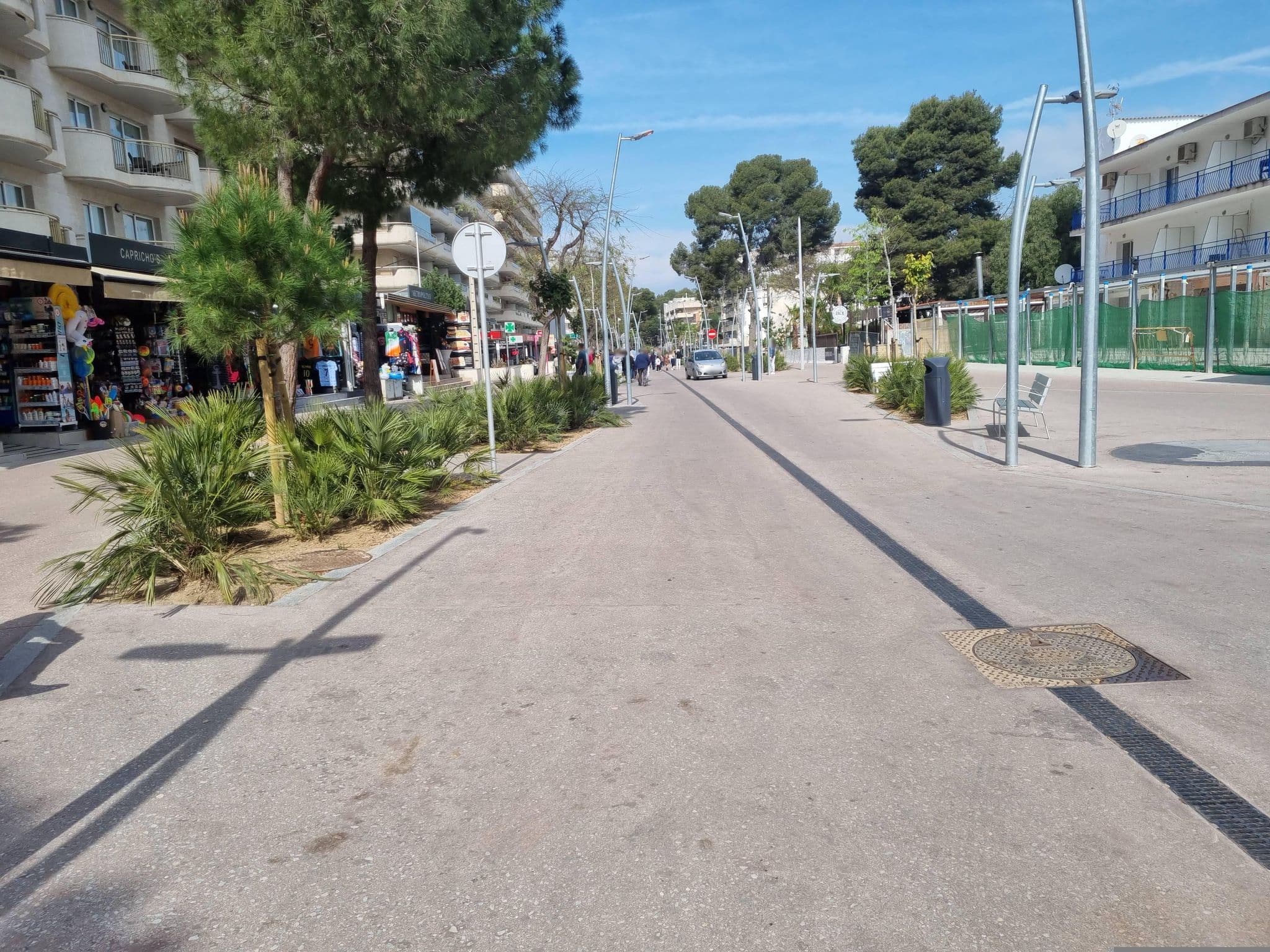 Street view near SALOU SUITE APARTAMENT HOTEL, Salou — © Franciscovalera (CC BY-SA · Mapillary)