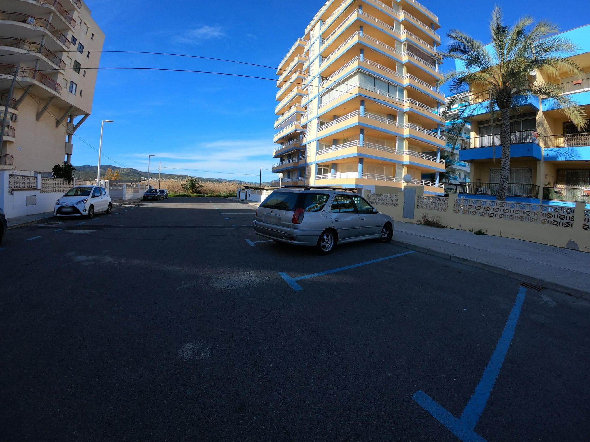 Street view near Apartamentos Olimpo 3000, Peníscola — © joostjakob (CC BY-SA · Mapillary)