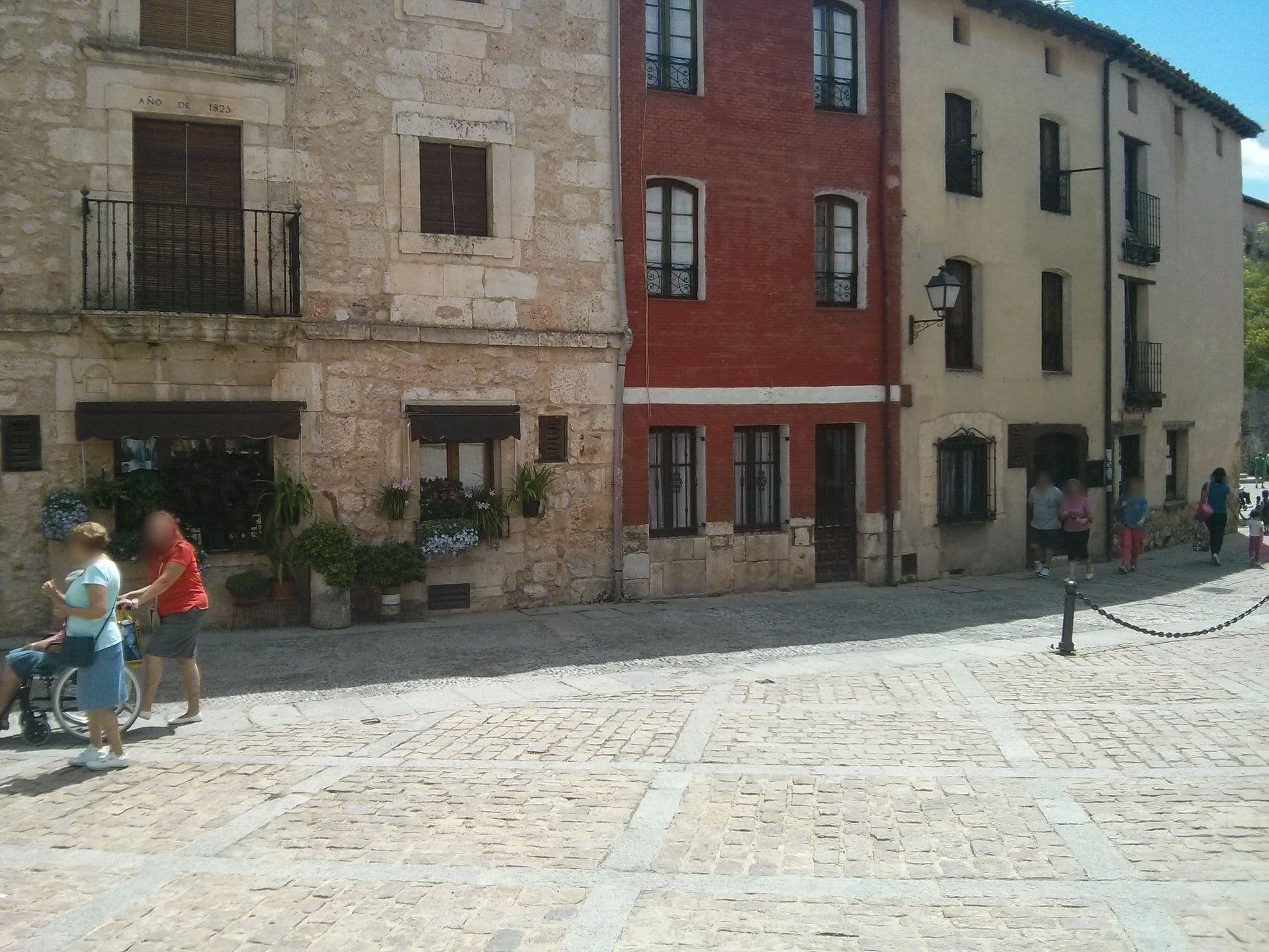 Street view near Pensión Casa Galín, Salas de los Infantes — © luisgc (CC BY-SA · Mapillary)