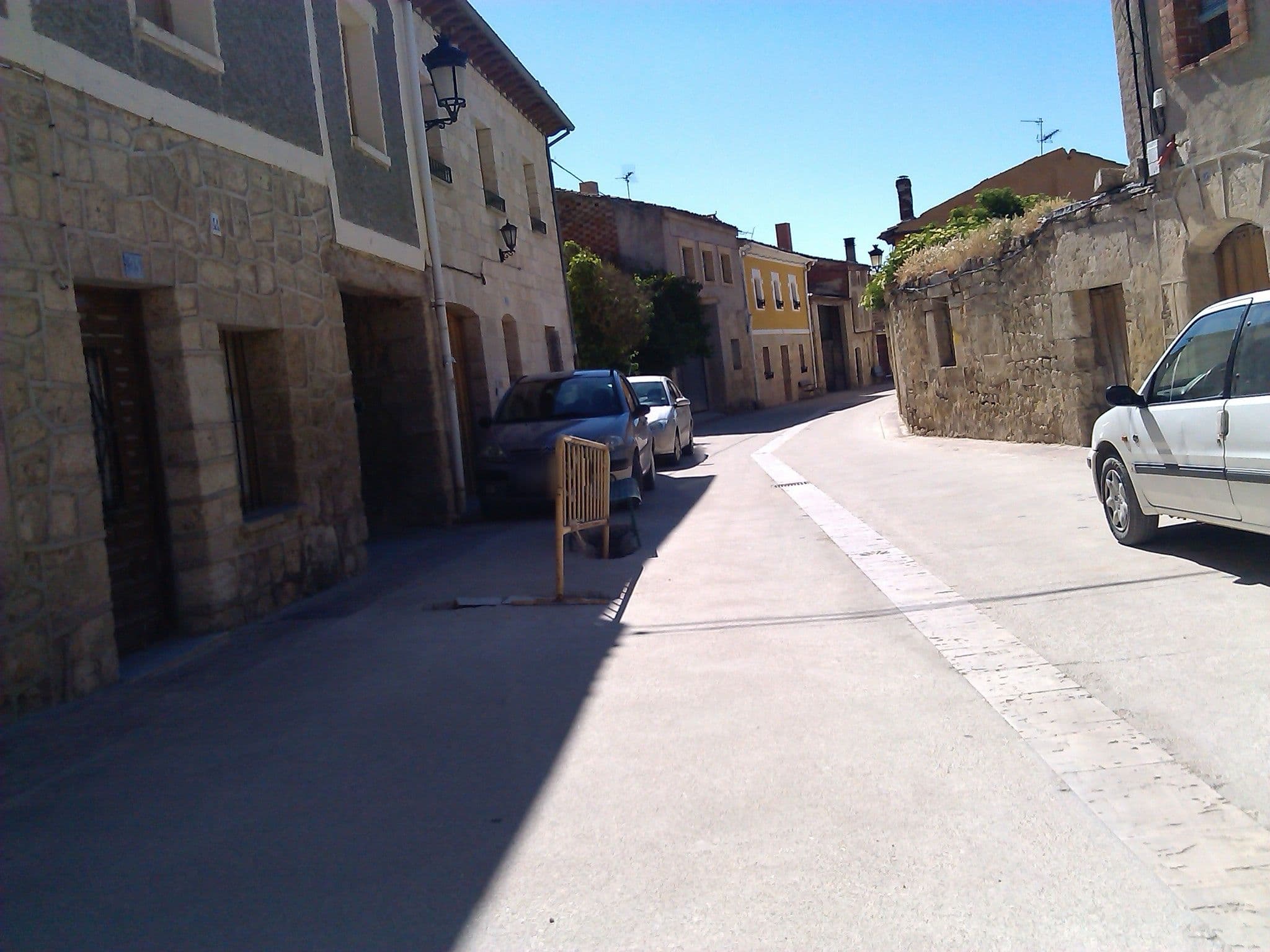 Street view near Villa Fontanas, Sasamón — © changchun1 (CC BY-SA · Mapillary)