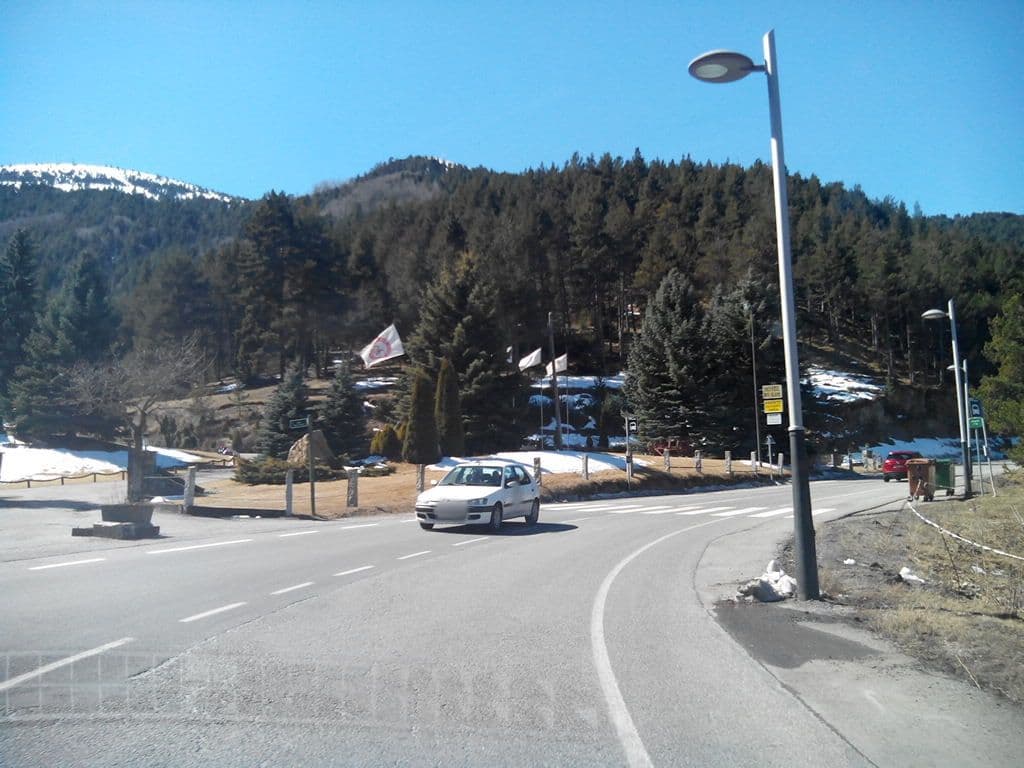 Street view near Hotel Roc Blanc, Puigcerdà — © janes (CC BY-SA · Mapillary)