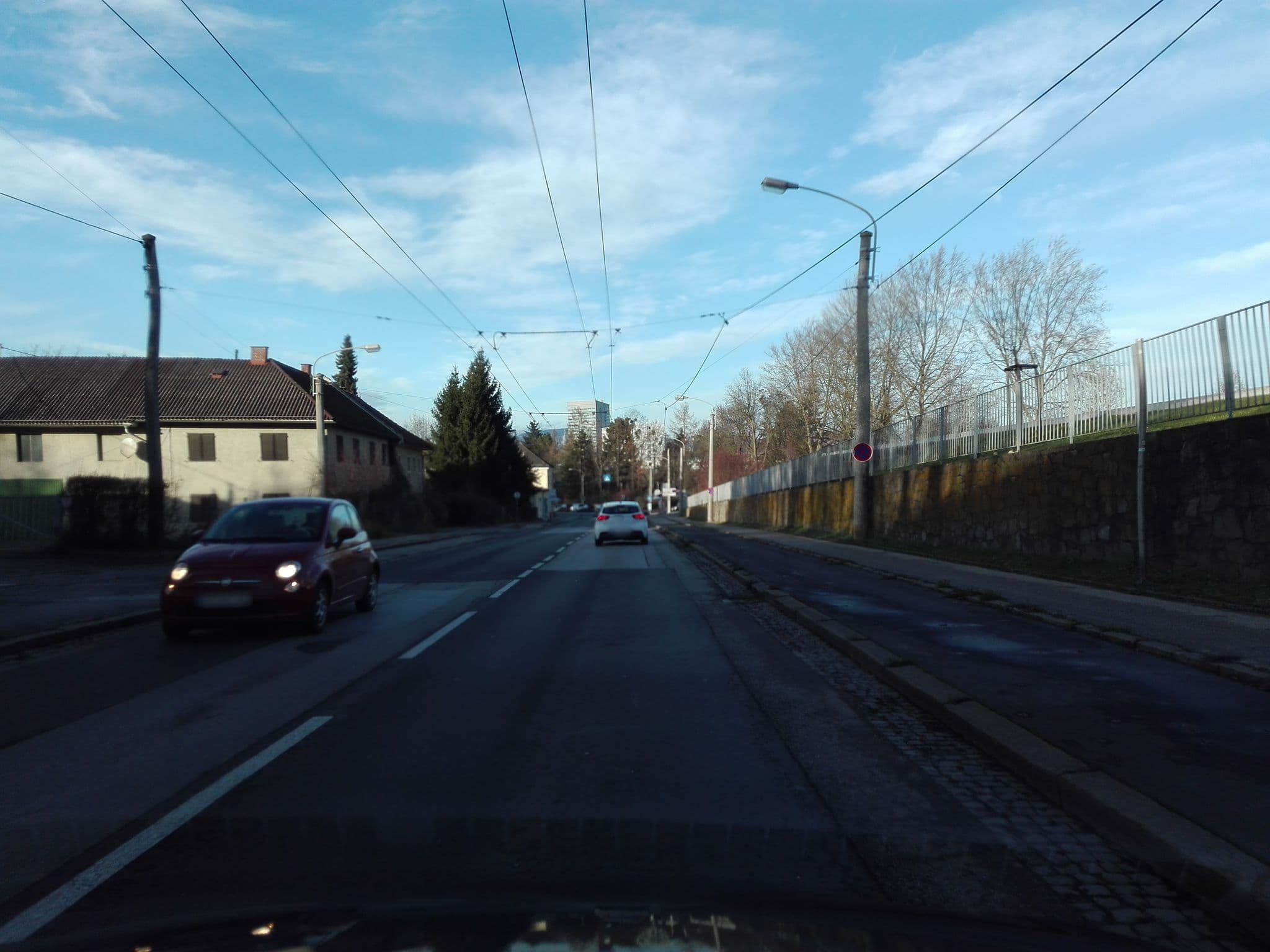 Street view near Bee Green Linz, Gaumberg — © suriv (CC BY-SA · Mapillary)