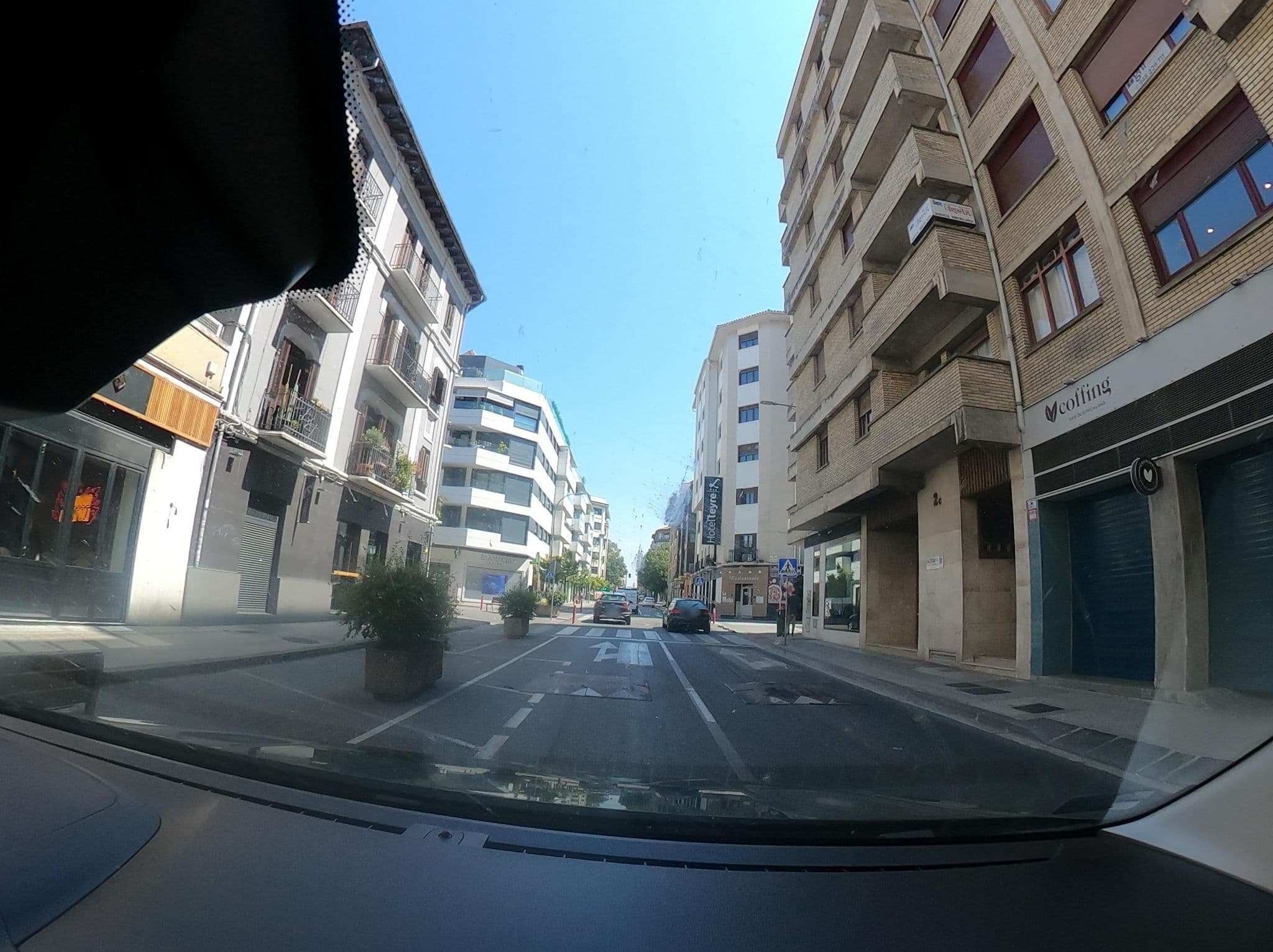 Street view near Hotel Leyre, Segundo Ensanche — © vst (CC BY-SA · Mapillary)