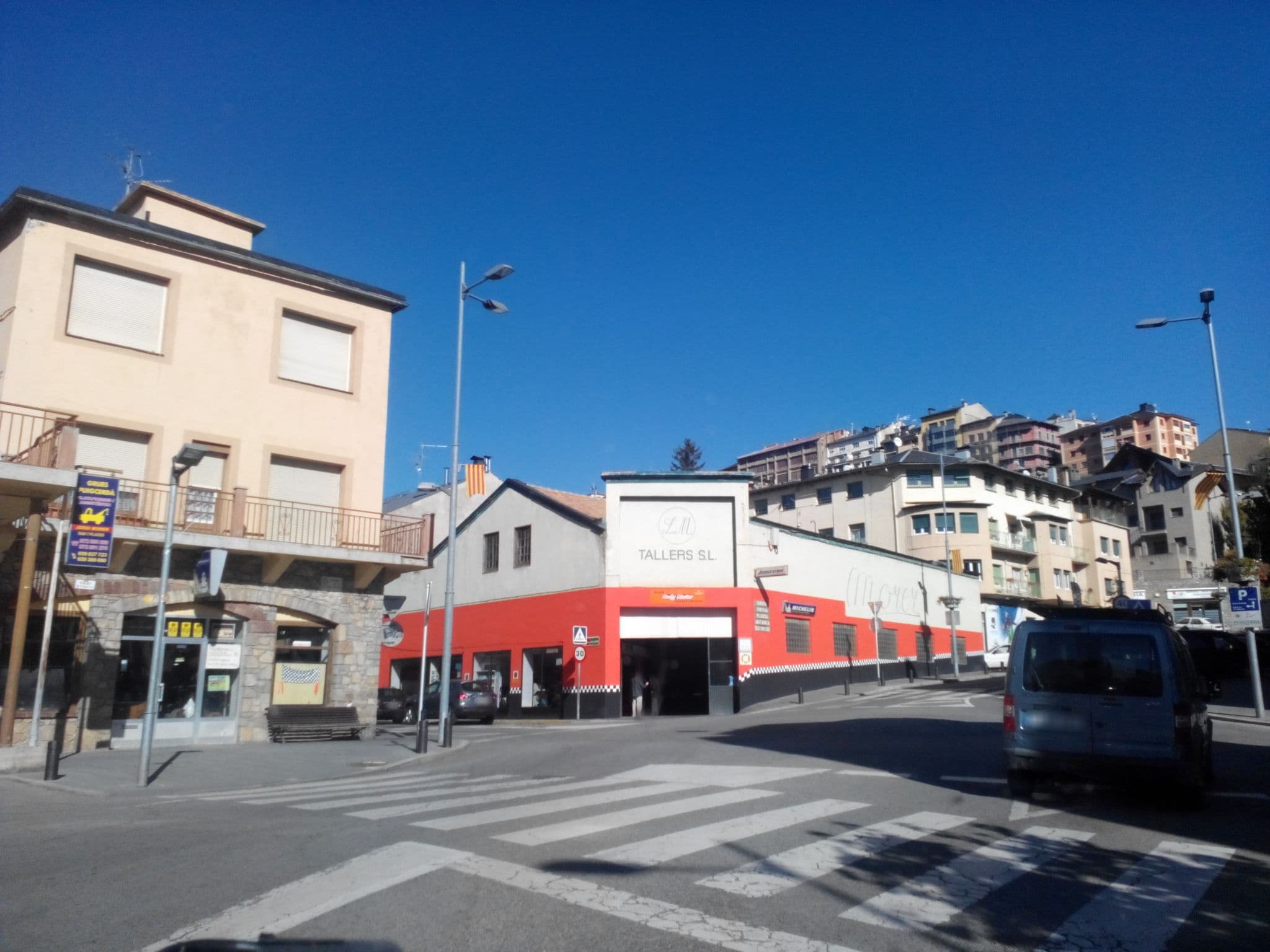 Street view near Hotel Puigcerdà, Puigcerdà — © familiapicarol (CC BY-SA · Mapillary)