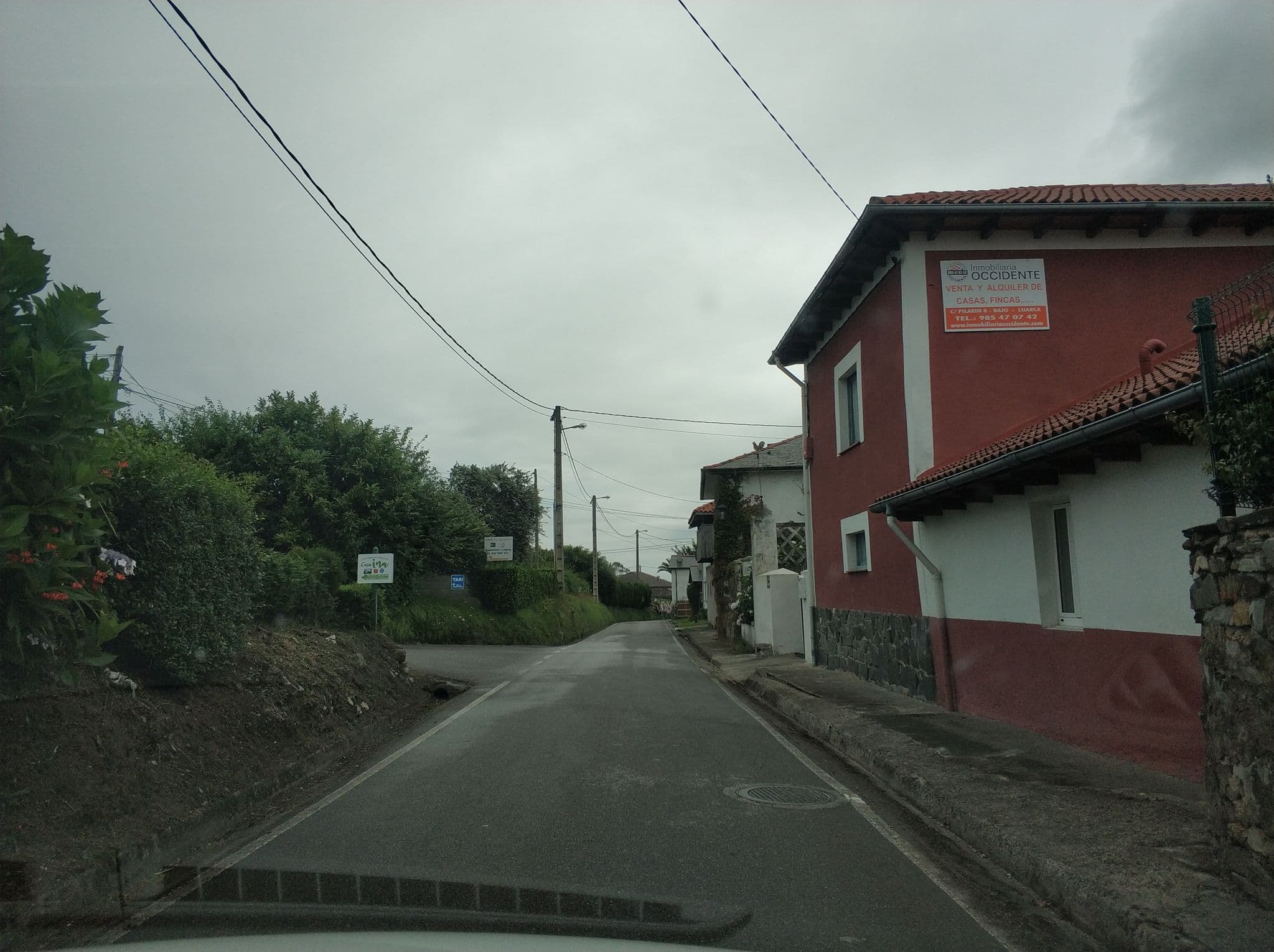 Street view near Apartamentos Casaina, Salas — © sanchi (CC BY-SA · Mapillary)