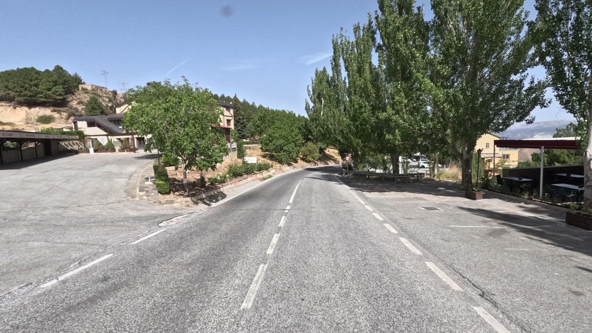 Street view near El Desvío, Güéjar-Sierra — © bct (CC BY-SA · Mapillary)