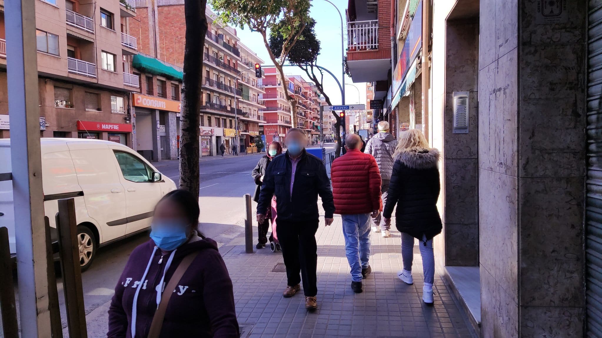 Street view near Barcelona Corona Hostel, Llefià — © jlinfante (CC BY-SA · Mapillary)