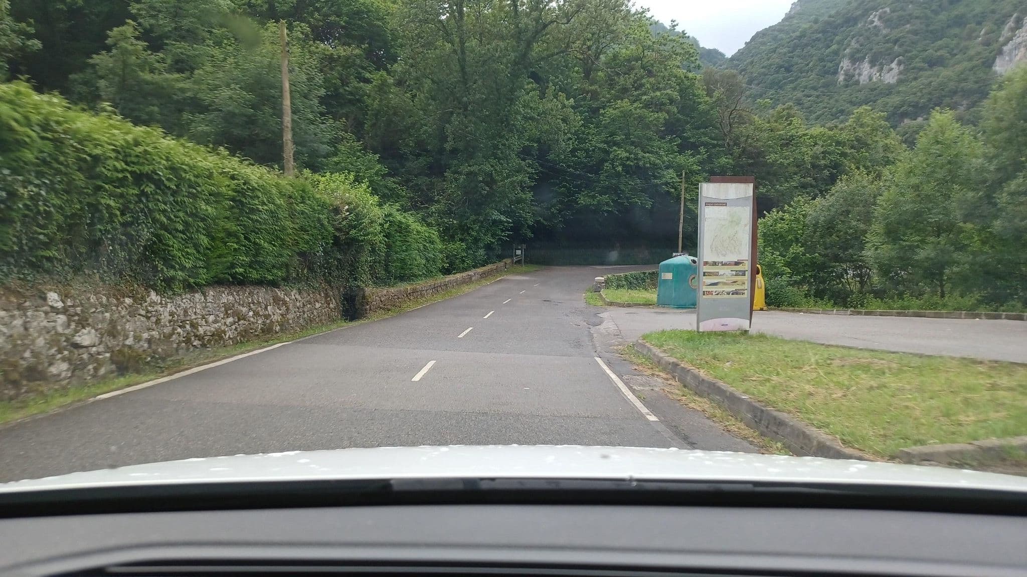 Street view near Parking autocaravanas de Las Xanas (Villanueva), Castandiello — © normanm (CC BY-SA · Mapillary)