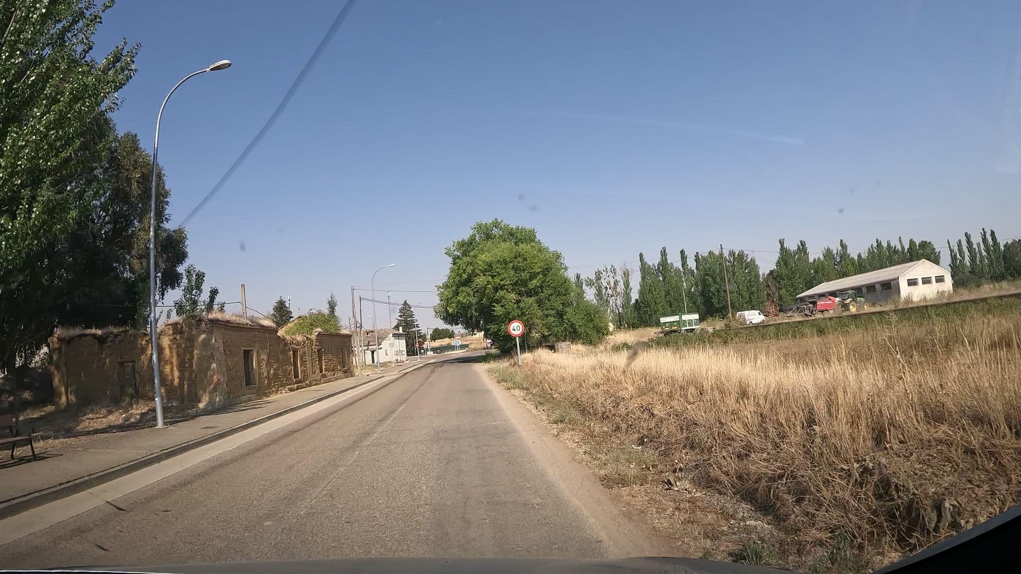 Street view near Area Parking de San Miguel Piña de Campos, Astudillo — © vinisa (CC BY-SA · Mapillary)