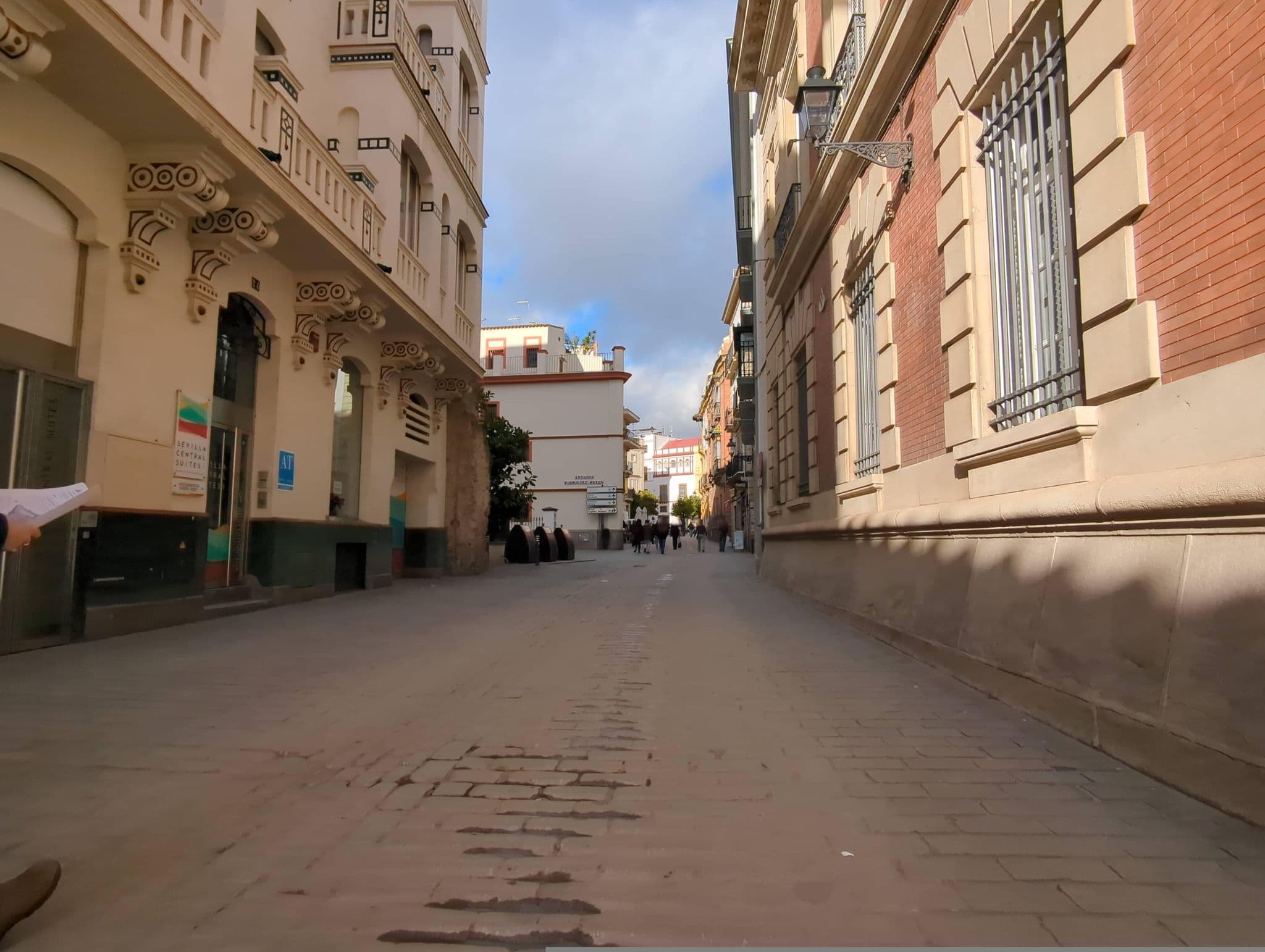 Street view near Sevilla Central Suites, Sevilla — © miguel_andrade (CC BY-SA · Mapillary)