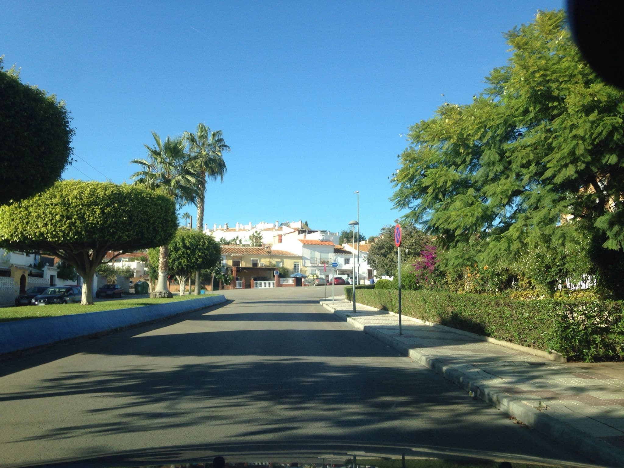 Street view near Malaga Beach&Golf, Rincón de la Victoria — © klaberlang (CC BY-SA · Mapillary)
