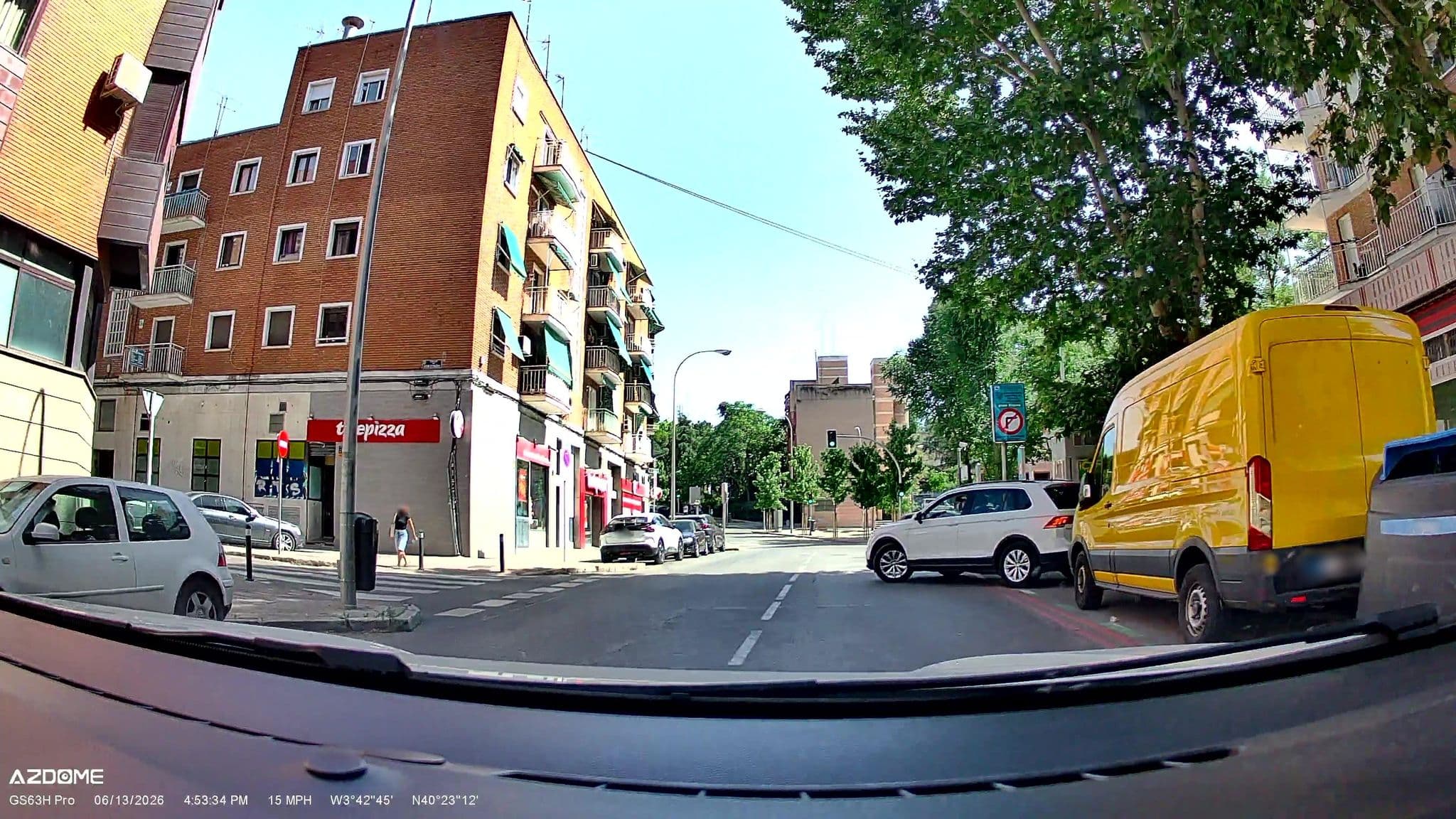 Street view near Plaza el molino, Moscardó — © proton-multiplexor (CC BY-SA · Mapillary)