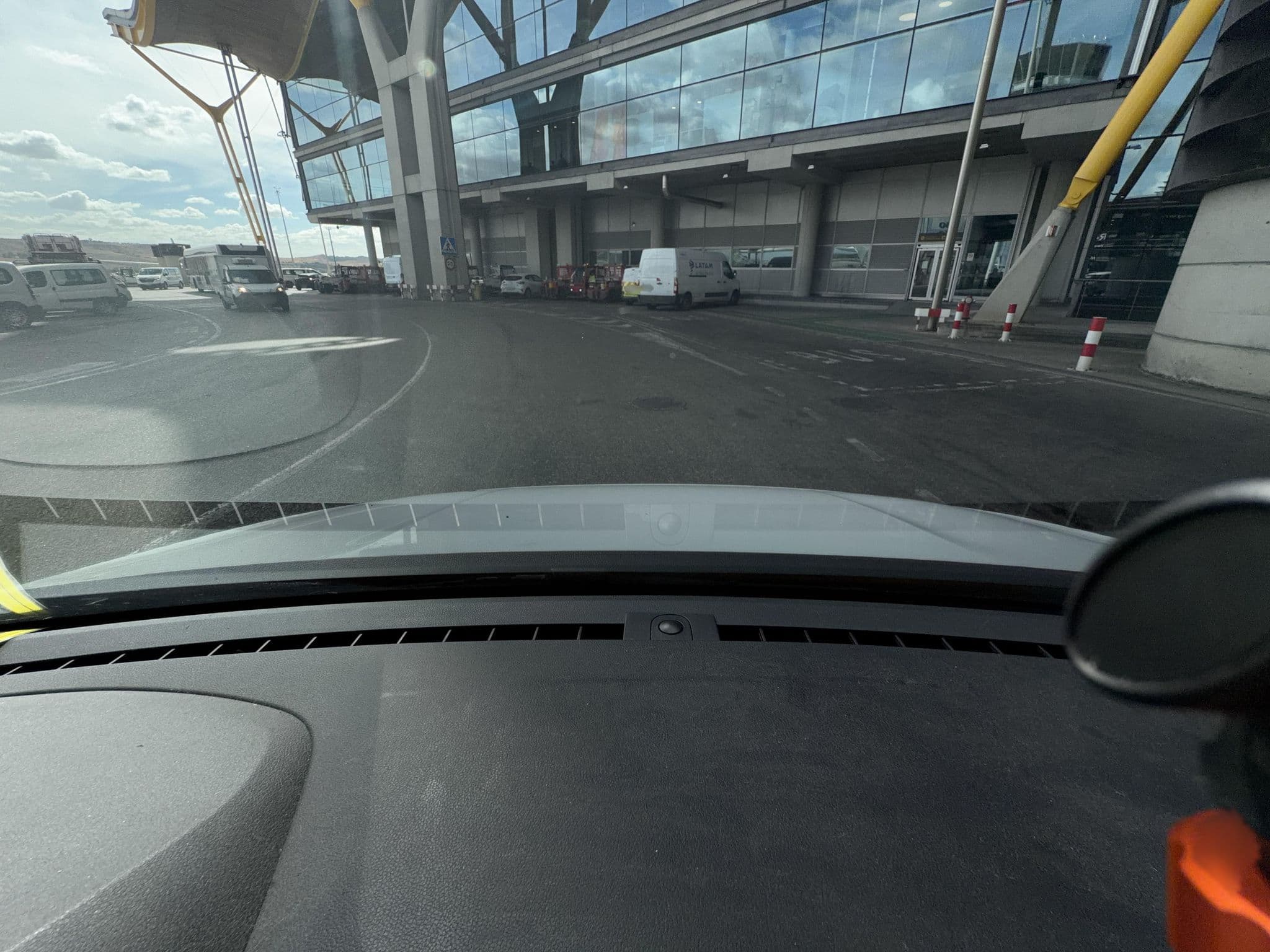 Street view near GettSleep Madrid, Aeropuerto — © AANNOONNIIMMOO (CC BY-SA · Mapillary)