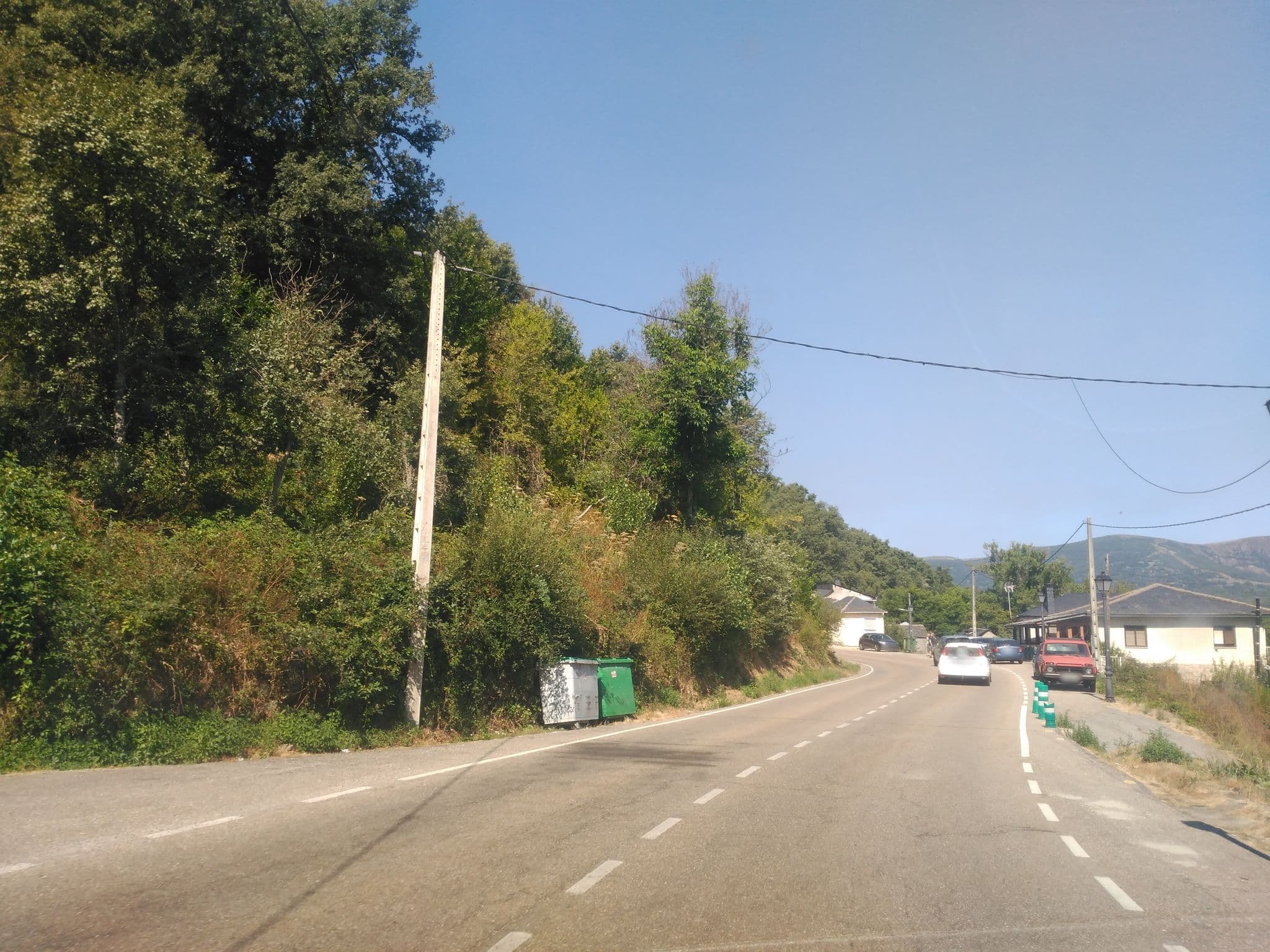 Street view near Apartamentos el Fontano, Galende — © sanchi (CC BY-SA · Mapillary)
