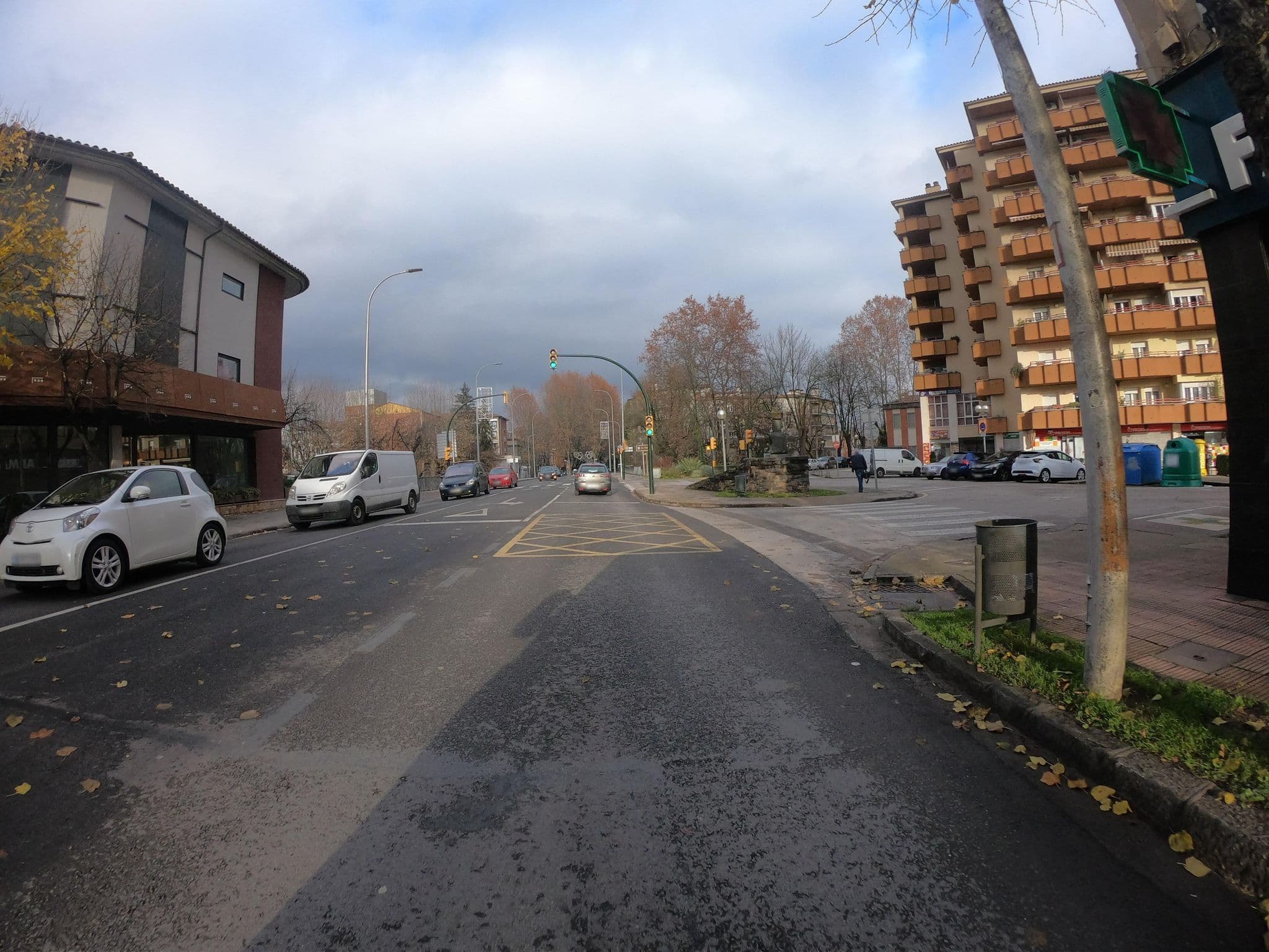Street view near Hotel Bar l'Estació, Olot — © joostjakob (CC BY-SA · Mapillary)