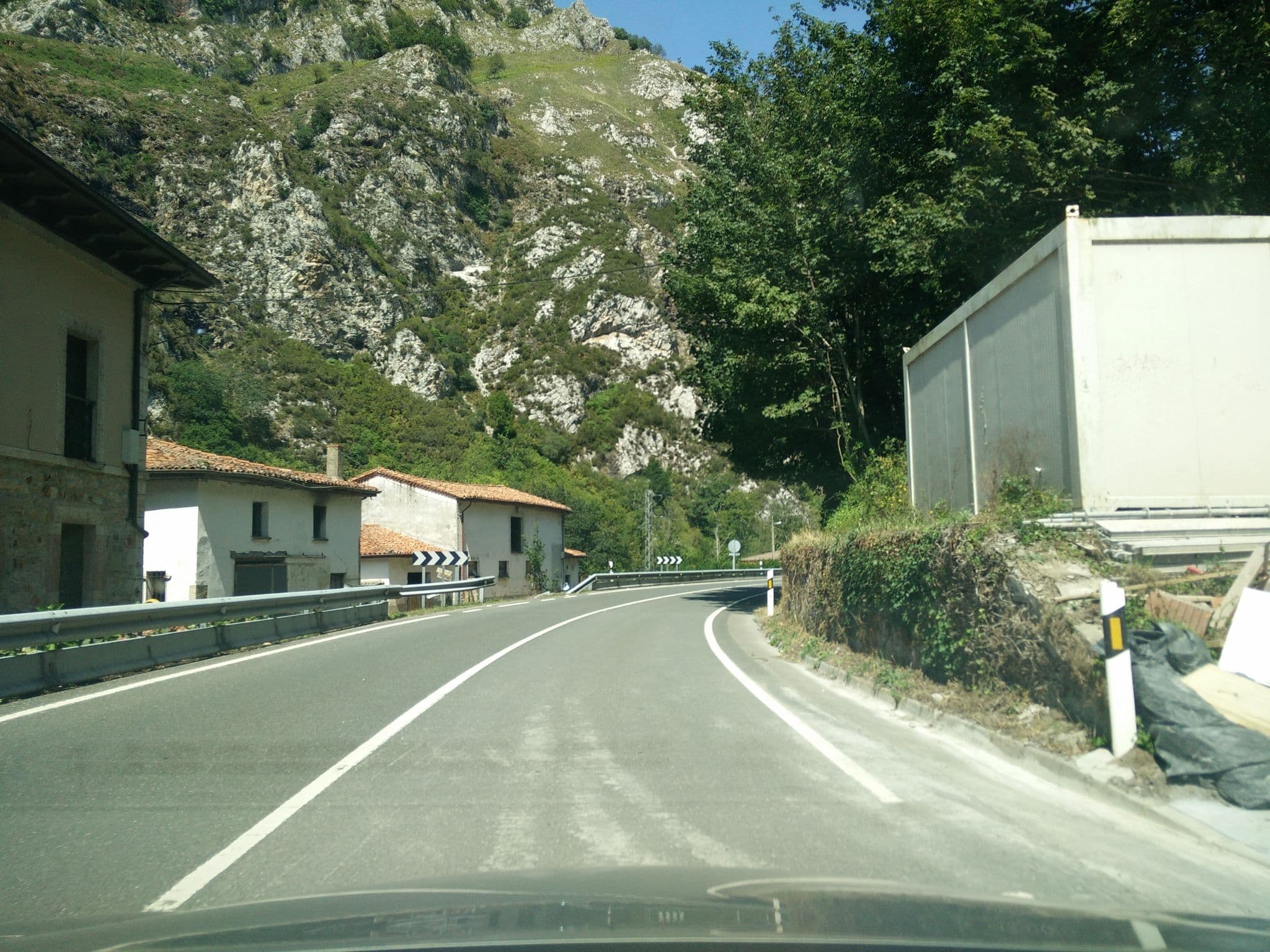 Street view near Alto Sella, Parres — © txenoo (CC BY-SA · Mapillary)