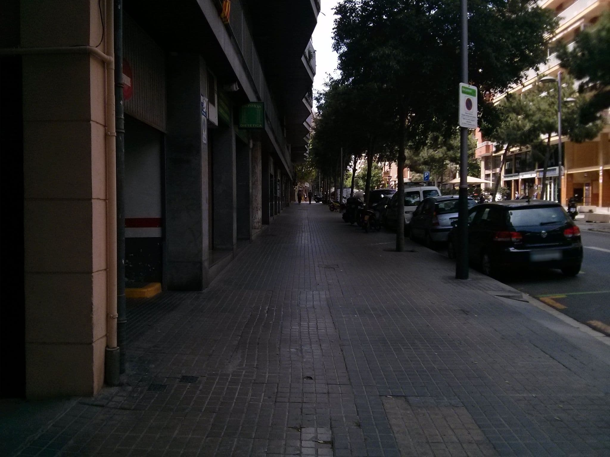 Street view near Medium City, la Nova Esquerra de l'Eixample — © pstng (CC BY-SA · Mapillary)