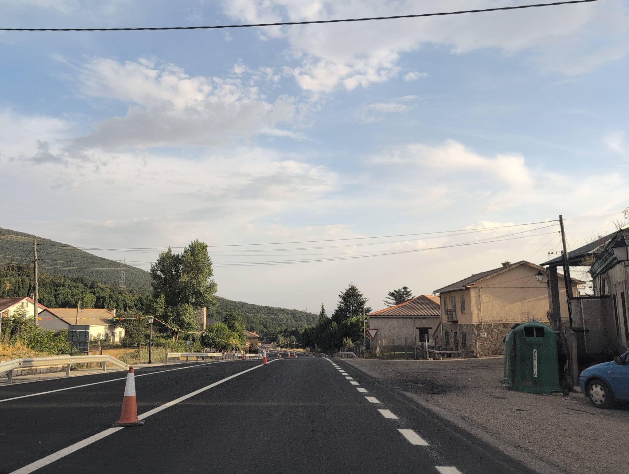 Street view near Hotel Puerto de Somosierra, Buitrago del Lozoya — © Albergarri788 (CC BY-SA · Mapillary)