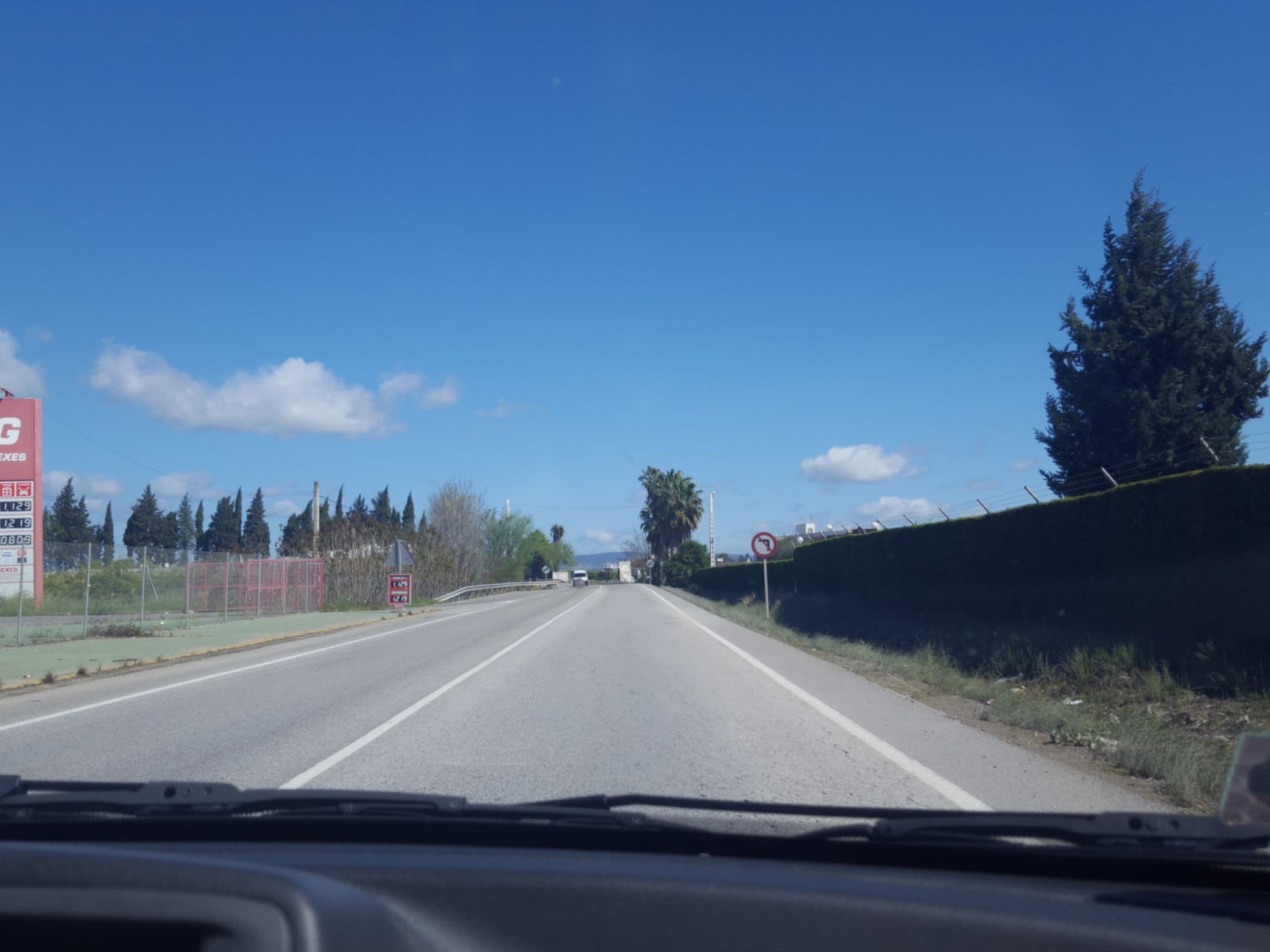 Street view near Hotel Torre de los Guzmanes, La Algaba — © maribel (CC BY-SA · Mapillary)