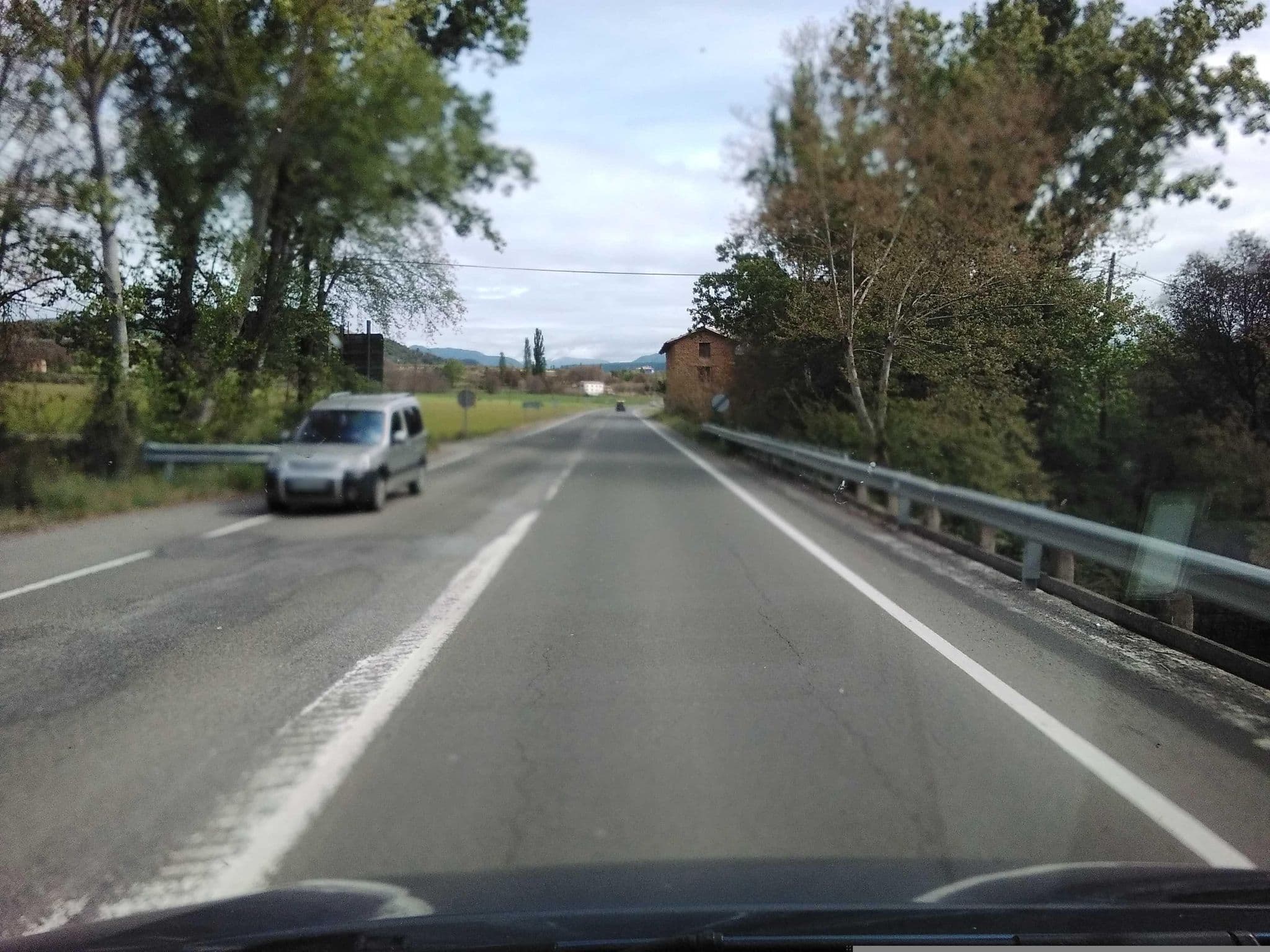 Street view near Camping Fuente de Regrustan, Graus — © mprins (CC BY-SA · Mapillary)