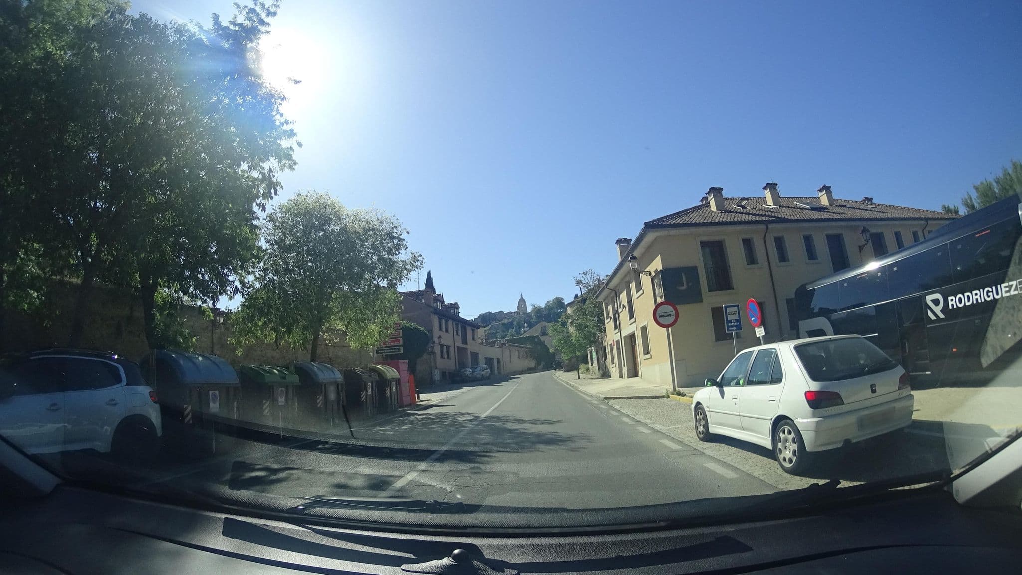 Street view near El Mirador del Alcázar, Segovia — © robertogeb (CC BY-SA · Mapillary)