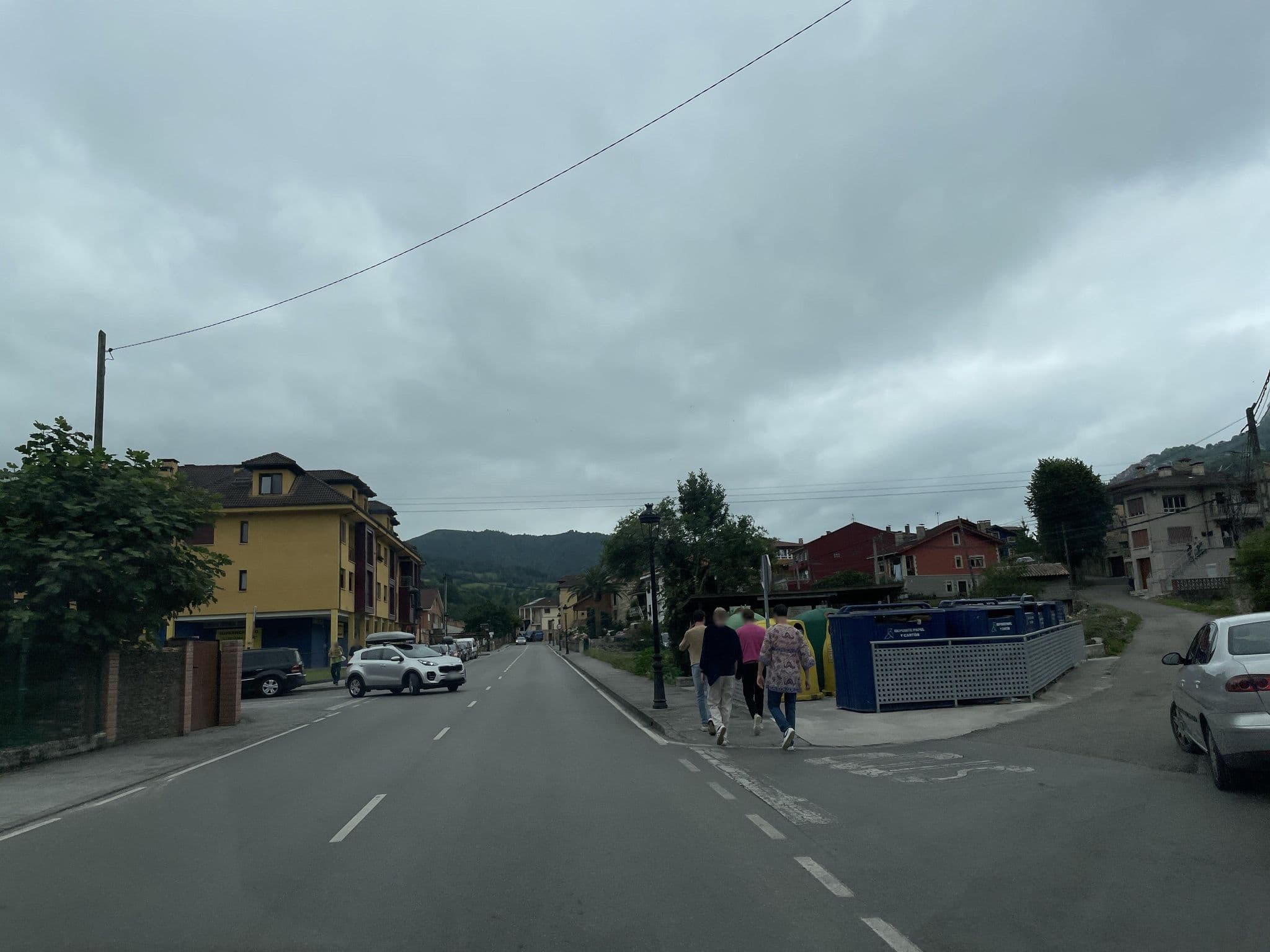Street view near Hotel Arenas de Cabrales, Carreña — © seraq (CC BY-SA · Mapillary)