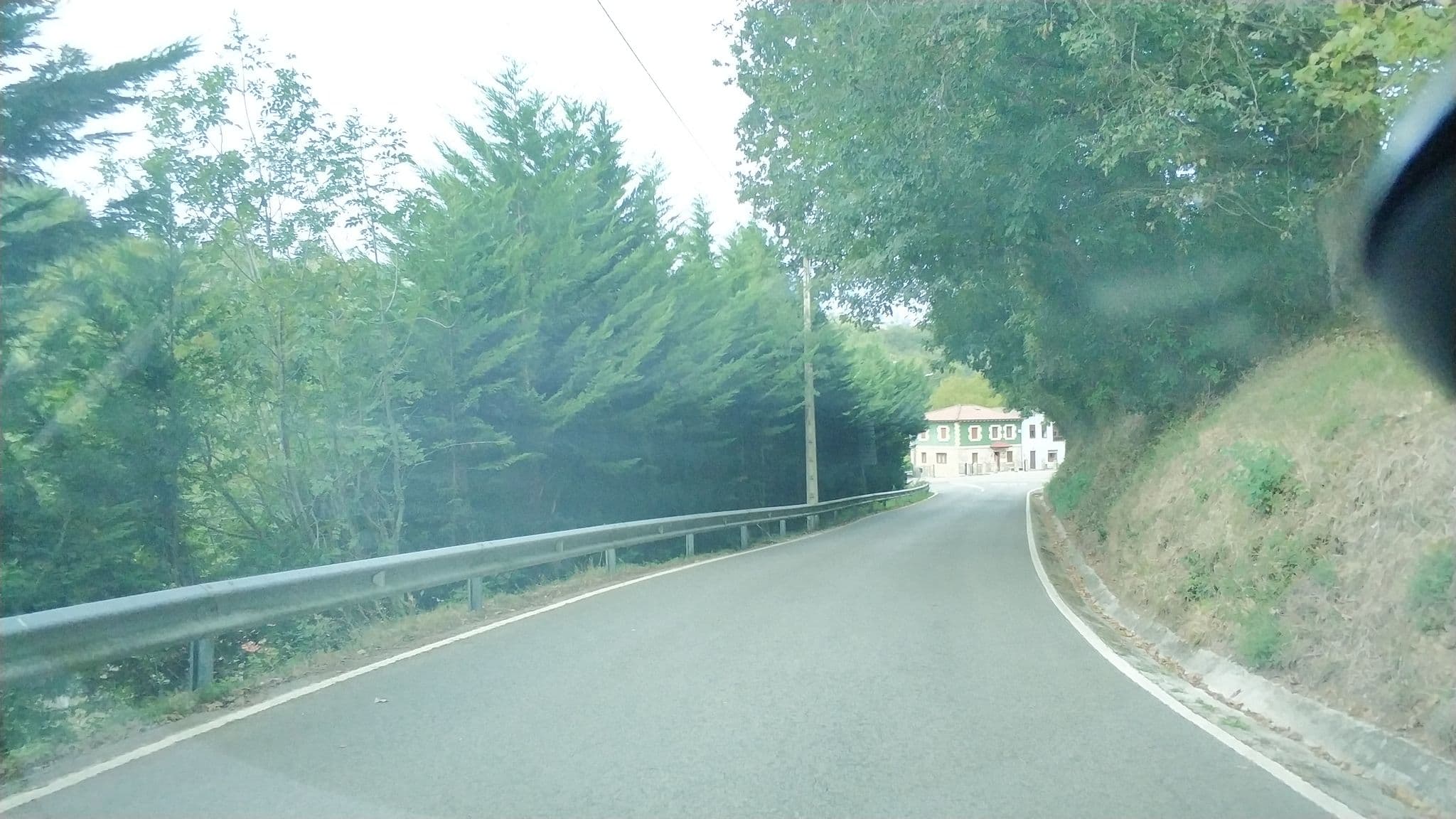 Street view near Albergue Los Nuberos, Santa María de Cayón — © javitum (CC BY-SA · Mapillary)