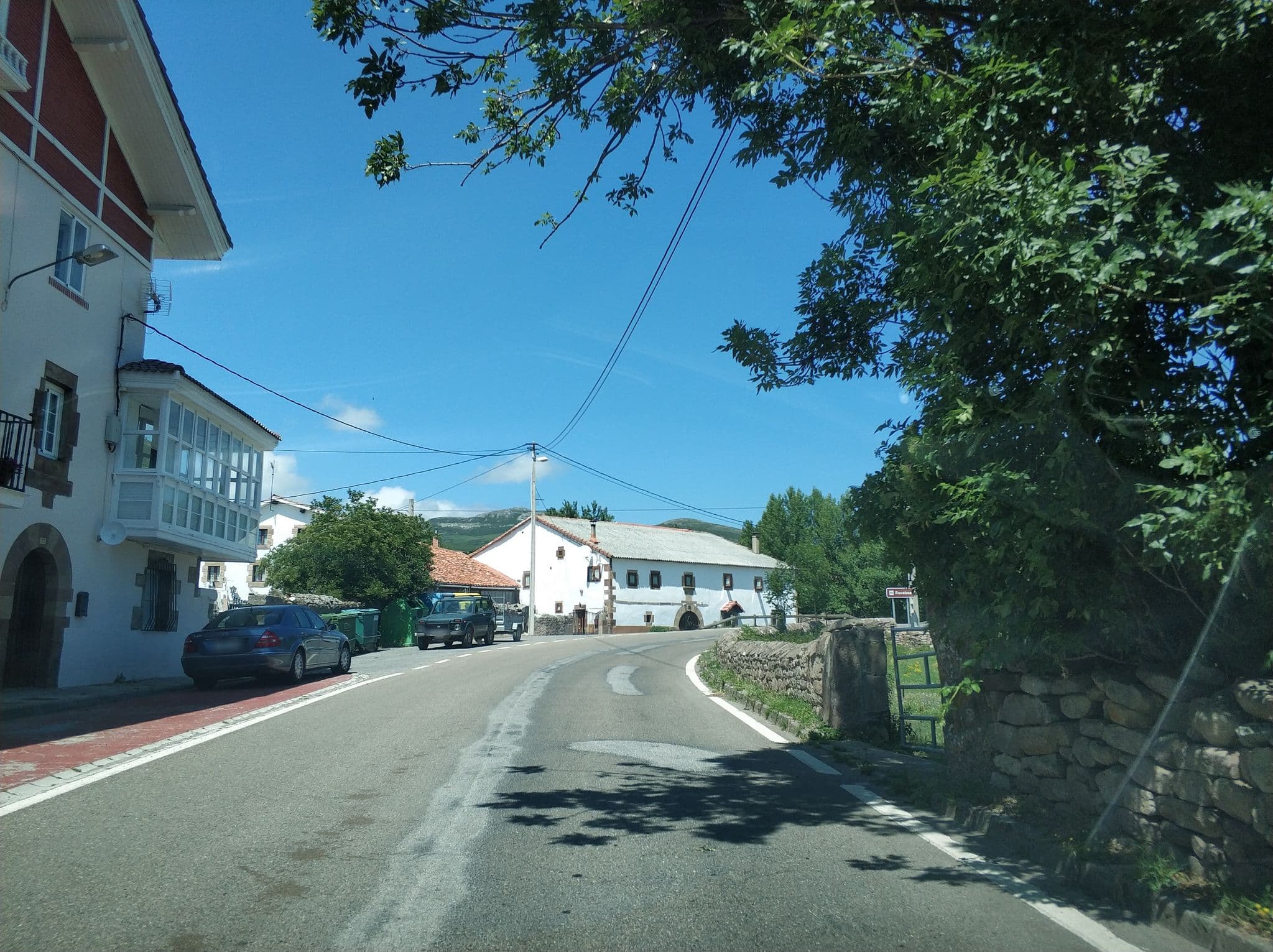 Street view near Alojamiento Rural El Montero, Reinosa — © javitum (CC BY-SA · Mapillary)
