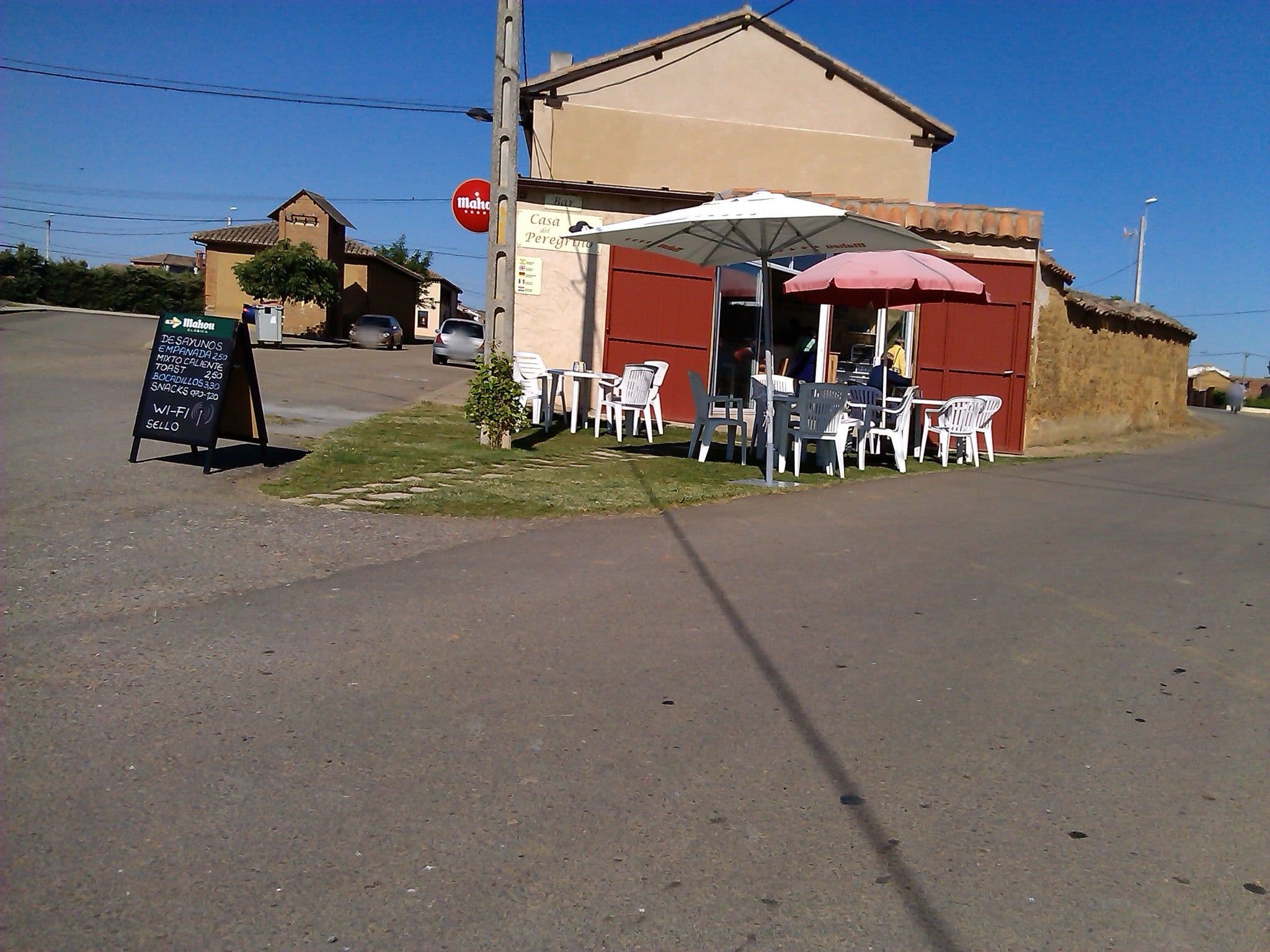 Street view near Albergue Bercianos 1900, Sahagún — © changchun1 (CC BY-SA · Mapillary)