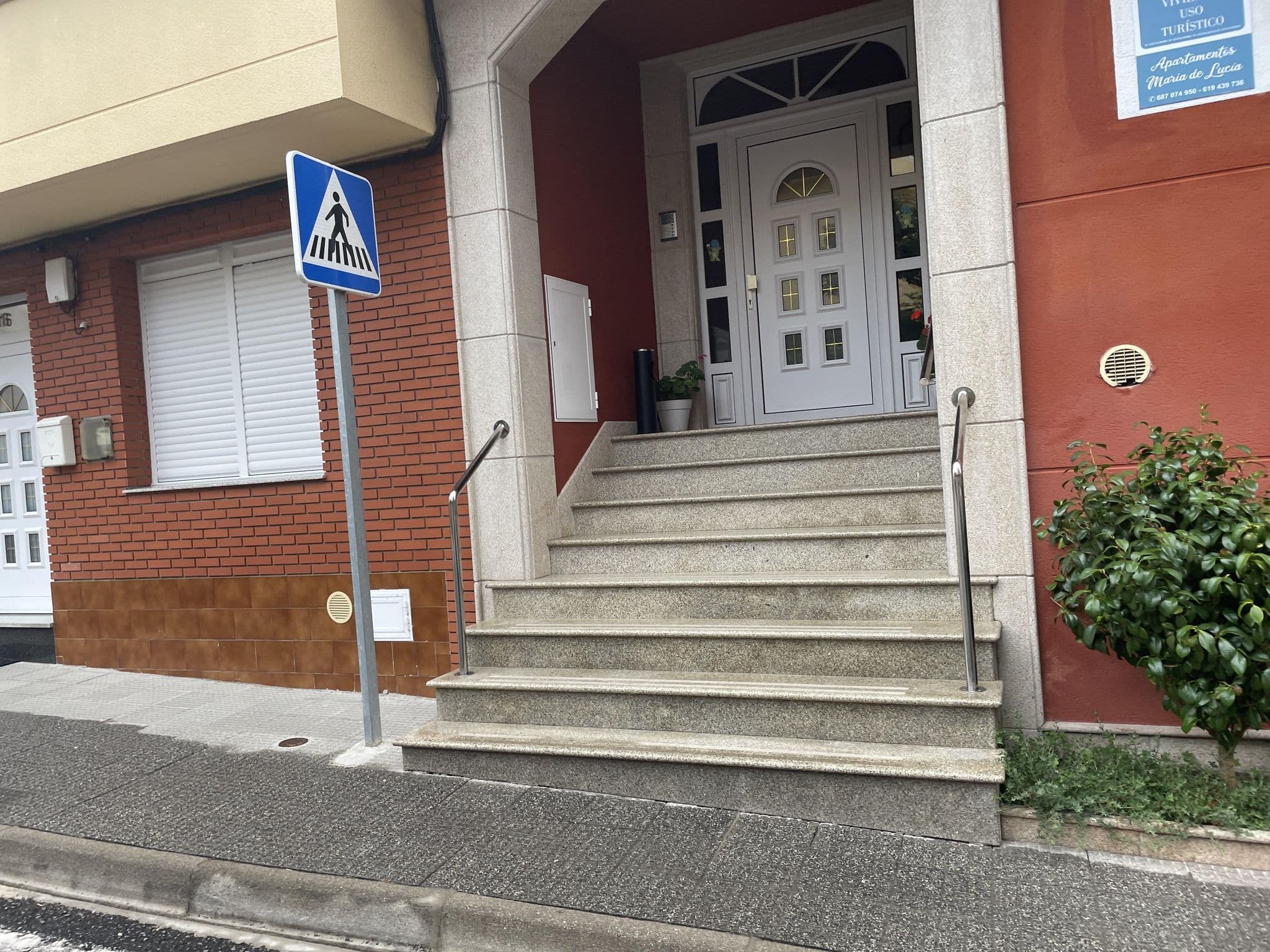 Street view near Apartamentos María de Lucía, Camariñas — © seraq (CC BY-SA · Mapillary)