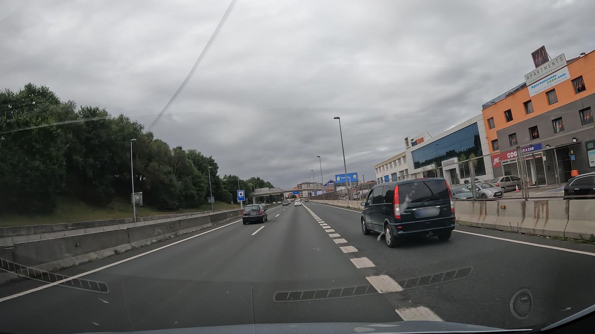 Street view near Hi! Apartments Santander 3000, El Astillero — © vinisa (CC BY-SA · Mapillary)