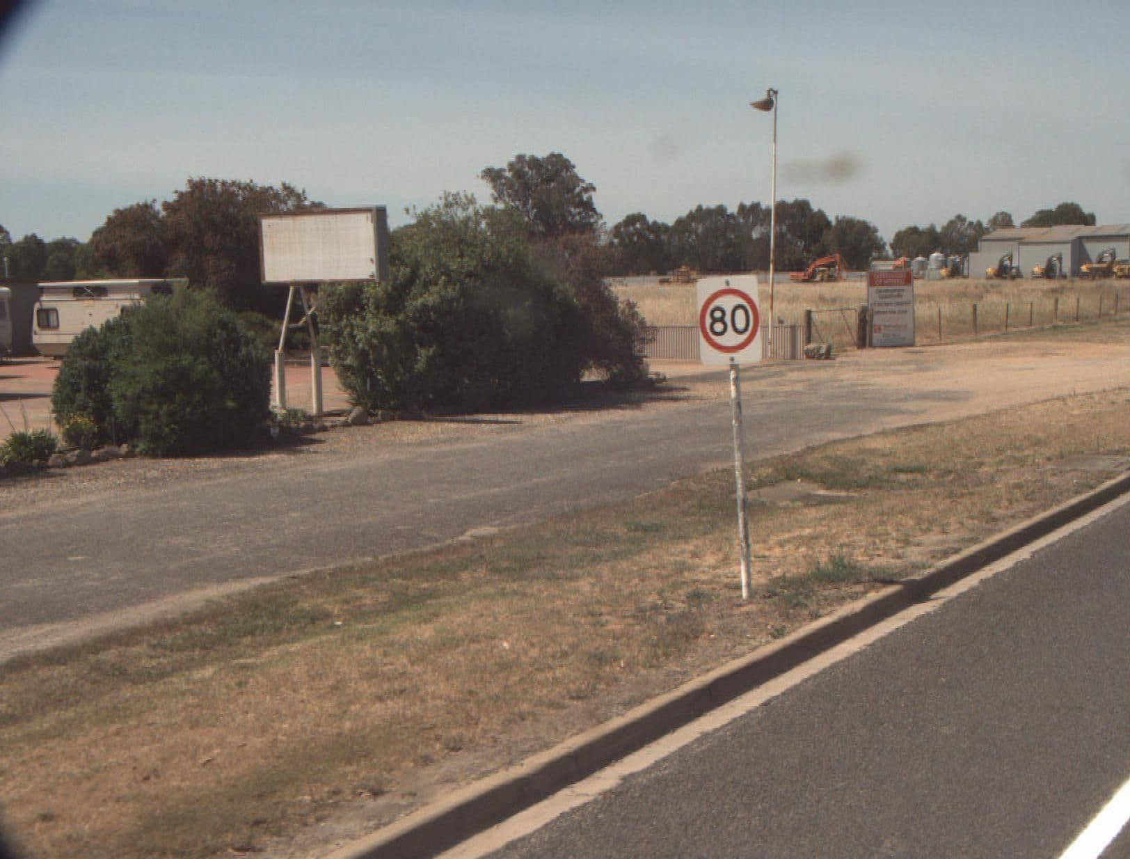 Street view near Gardenview Lodge, Wangaratta — © vicroads (CC BY-SA · Mapillary)