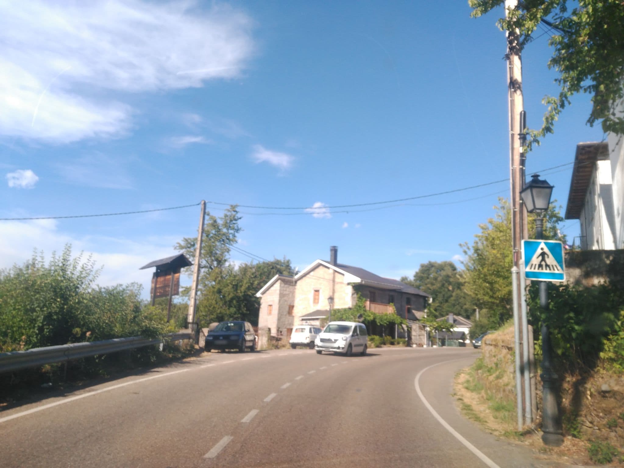 Street view near Cabañas El Ruso, Galende — © sanchi (CC BY-SA · Mapillary)