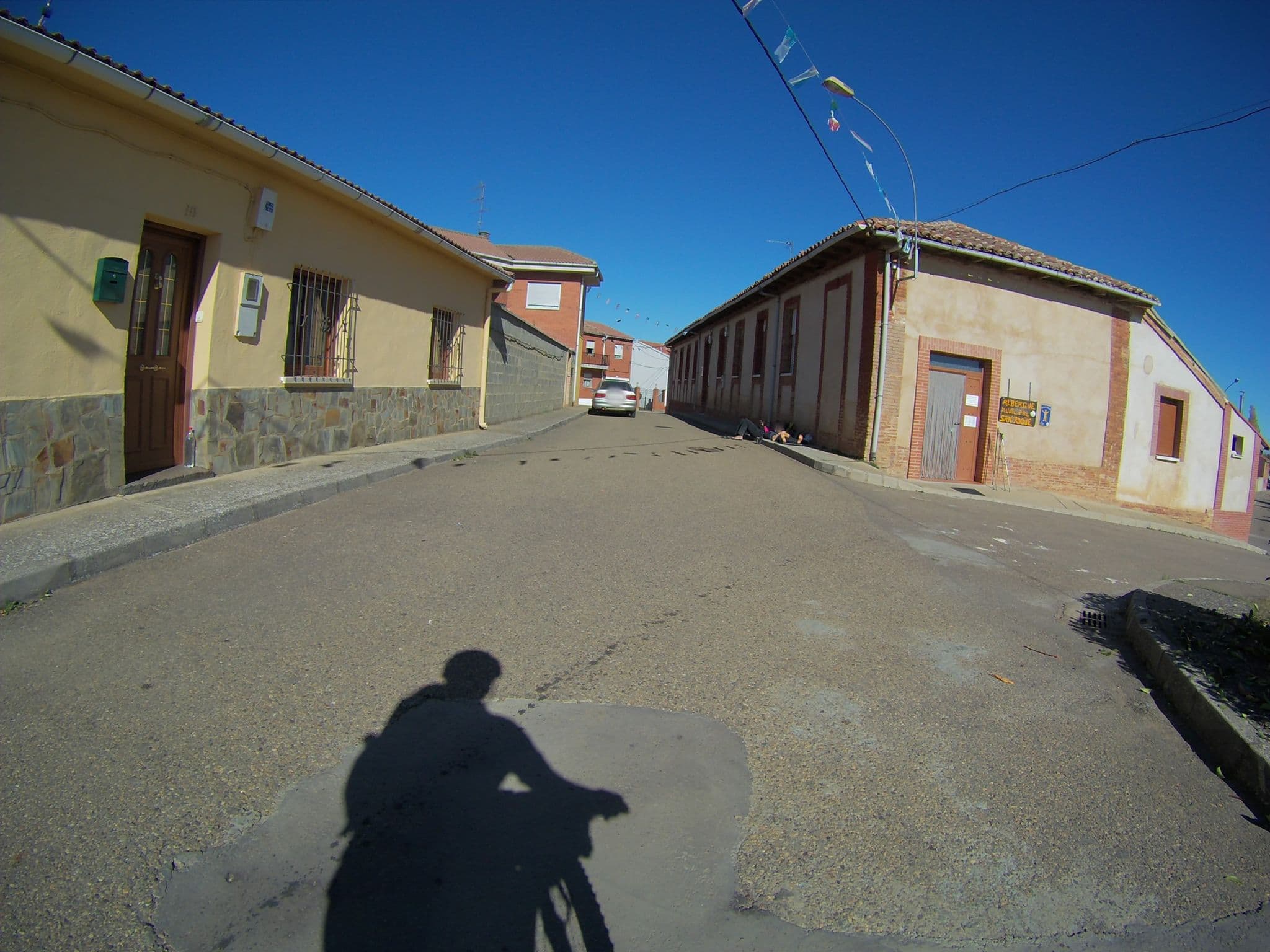 Street view near Albegue Municipal San Roque, Sahagún — © camperxr (CC BY-SA · Mapillary)