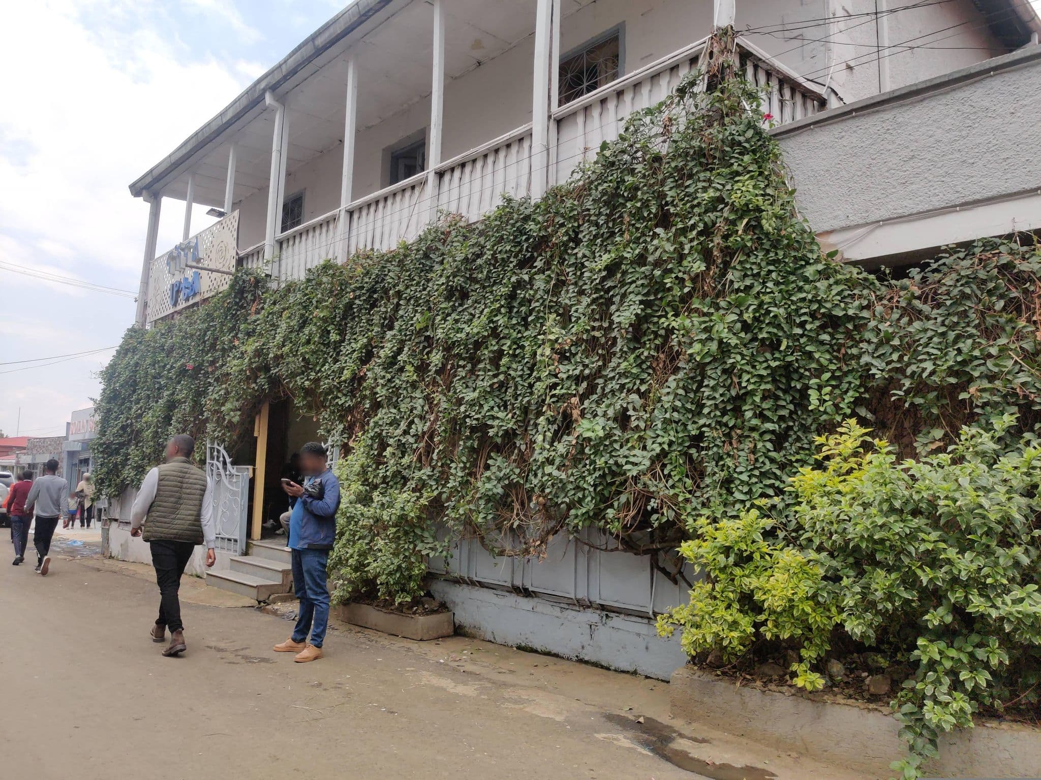 Street view near Tsegreda Hotel, Addis Ababa — © suraaddismap (CC BY-SA · Mapillary)