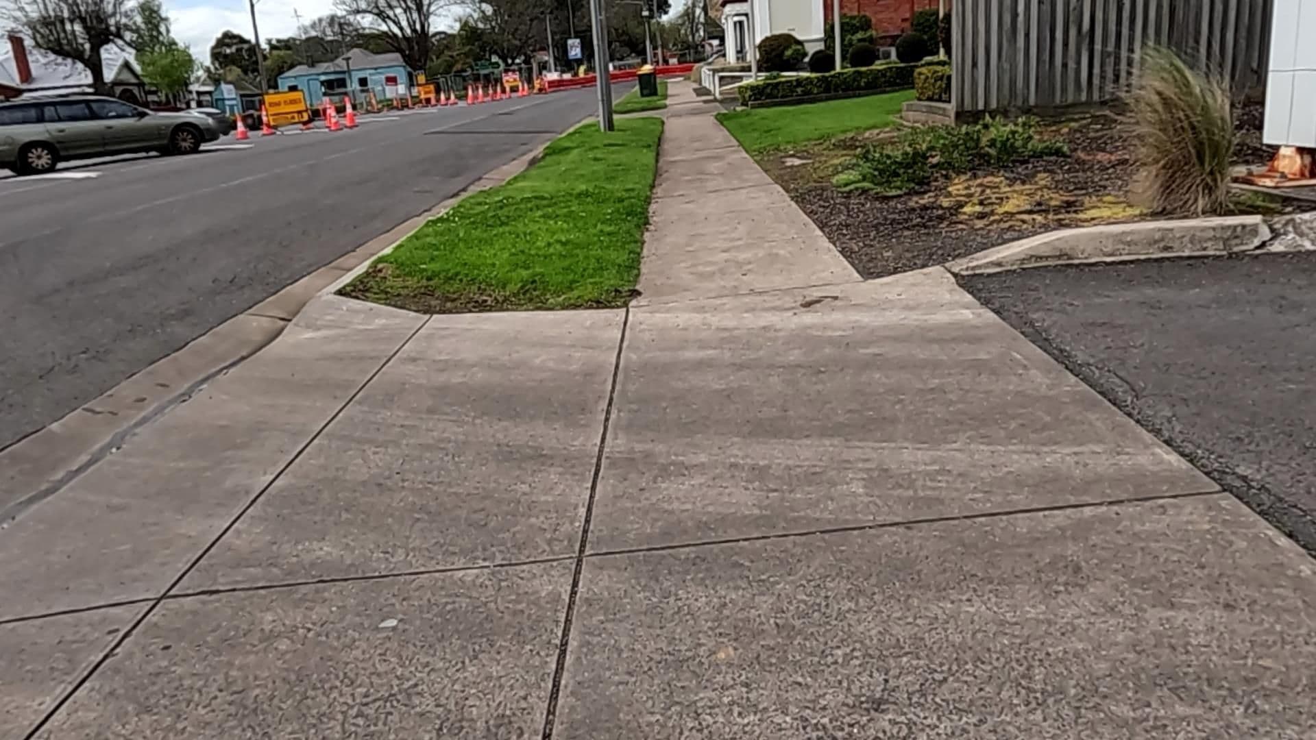 Street view near Lonsdale Motor Inn, Hamilton — © SGSC_RACAS_FOOTPATH (CC BY-SA · Mapillary)
