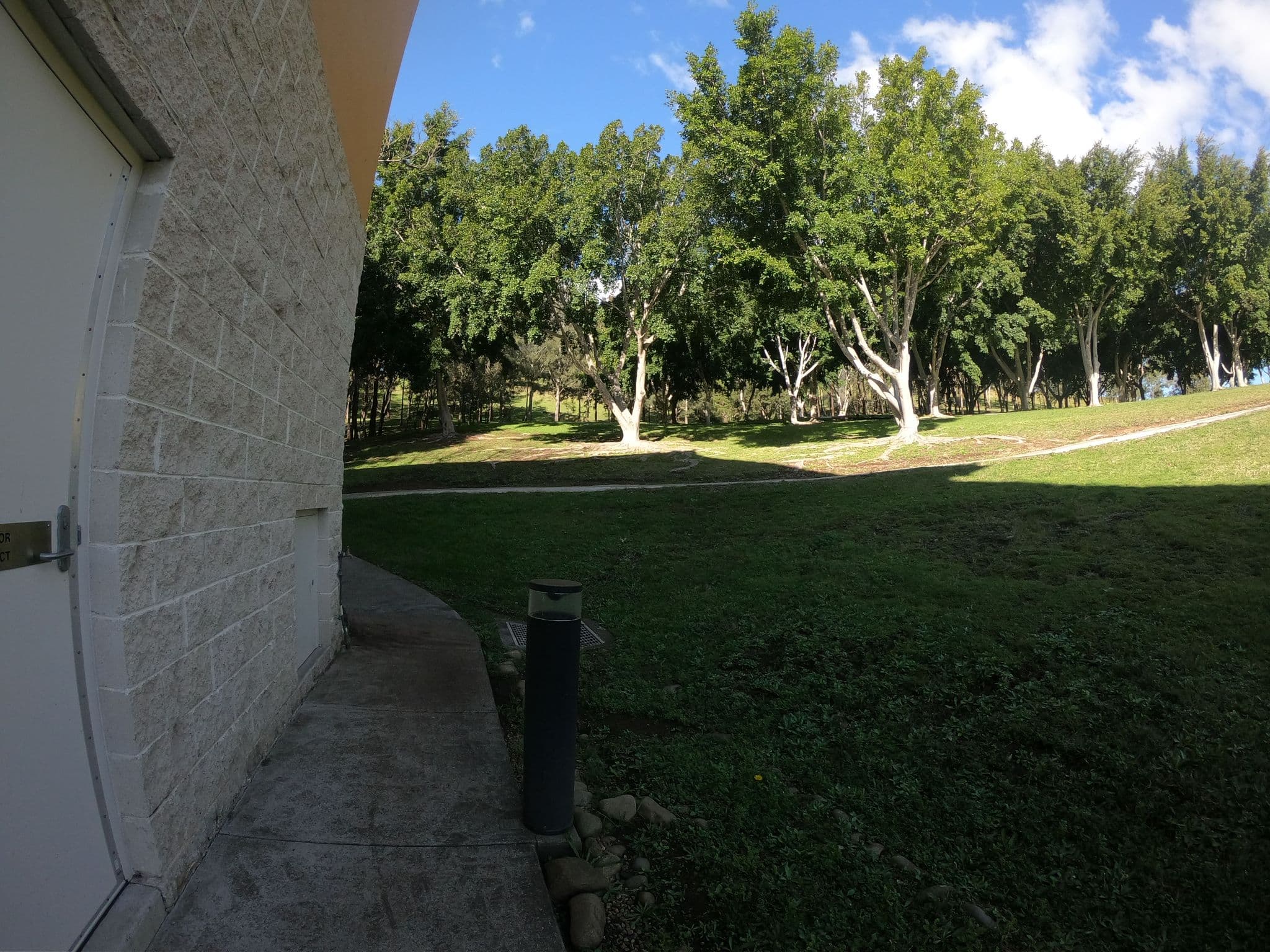 Street view near Pilgrim Lodge (Nan Tien Temple), Unanderra — © ozflor (CC BY-SA · Mapillary)