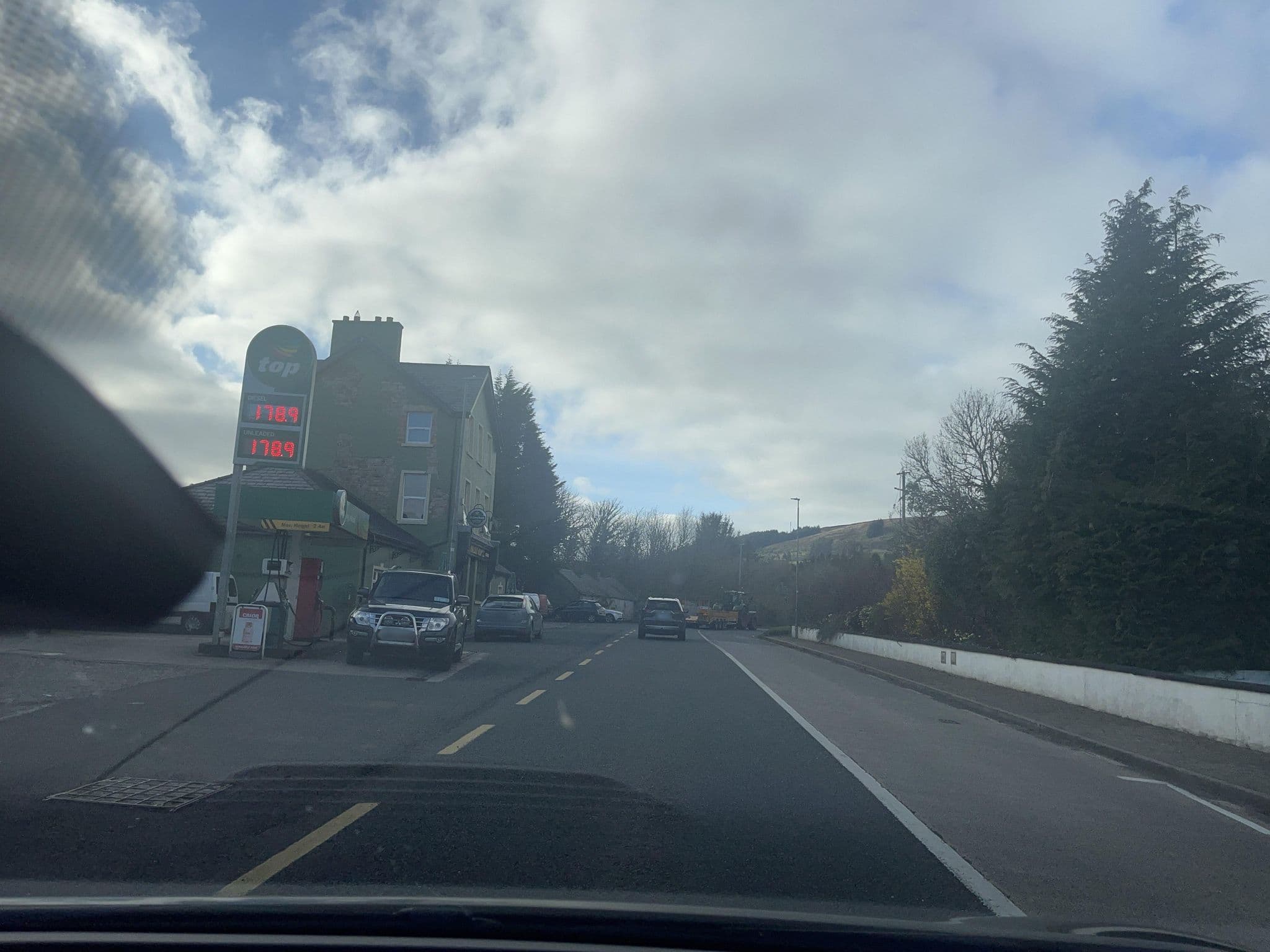 Street view near Kennys B&B, Manorhamilton — © noelb (CC BY-SA · Mapillary)