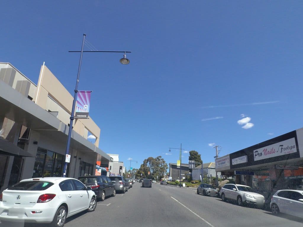 Street view near Quest Apartments Ivanhoe, Ivanhoe — © mander (CC BY-SA · Mapillary)