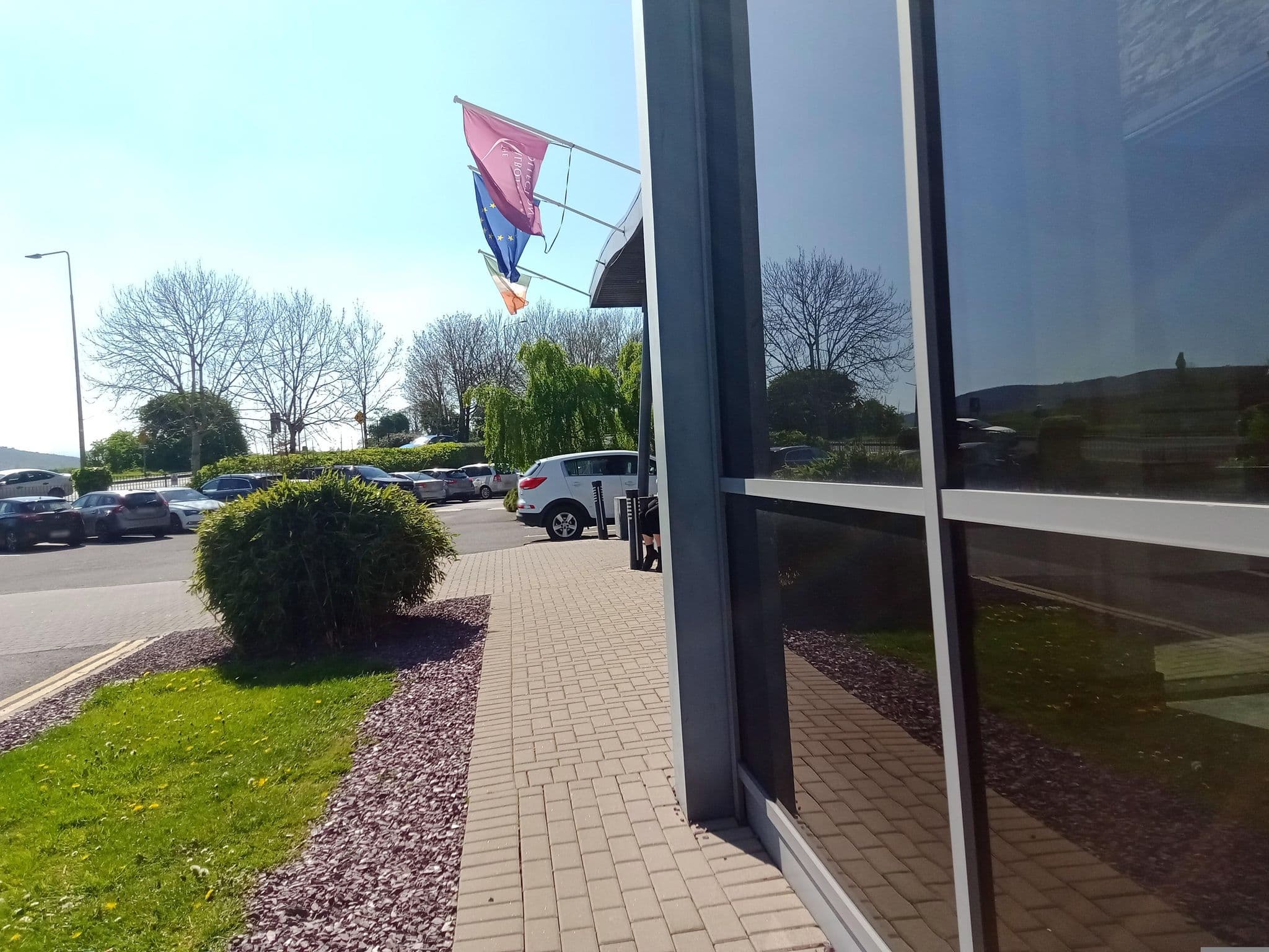 Street view near Talbot Hotel, Cluain Meala — © annekaro (CC BY-SA · Mapillary)
