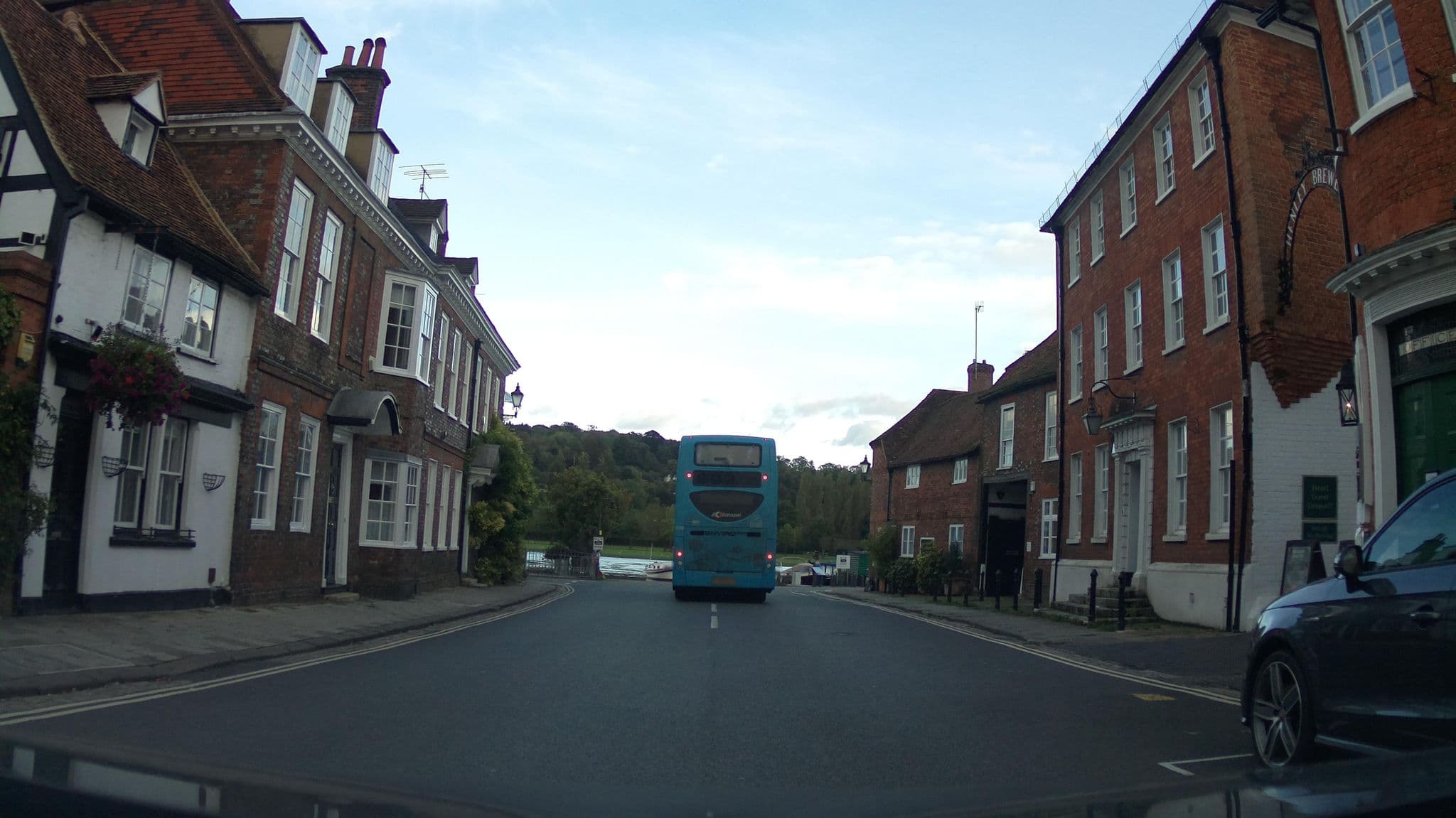 Street view near Hotel du Vin & Bistro, Henley-on-Thames — © southglos (CC BY-SA · Mapillary)