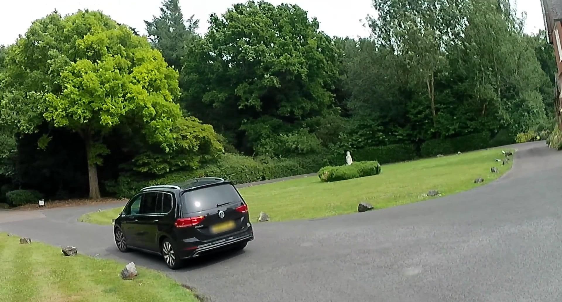 Street view near Audleys Wood Hotel, Basingstoke — © jpennycook (CC BY-SA · Mapillary)