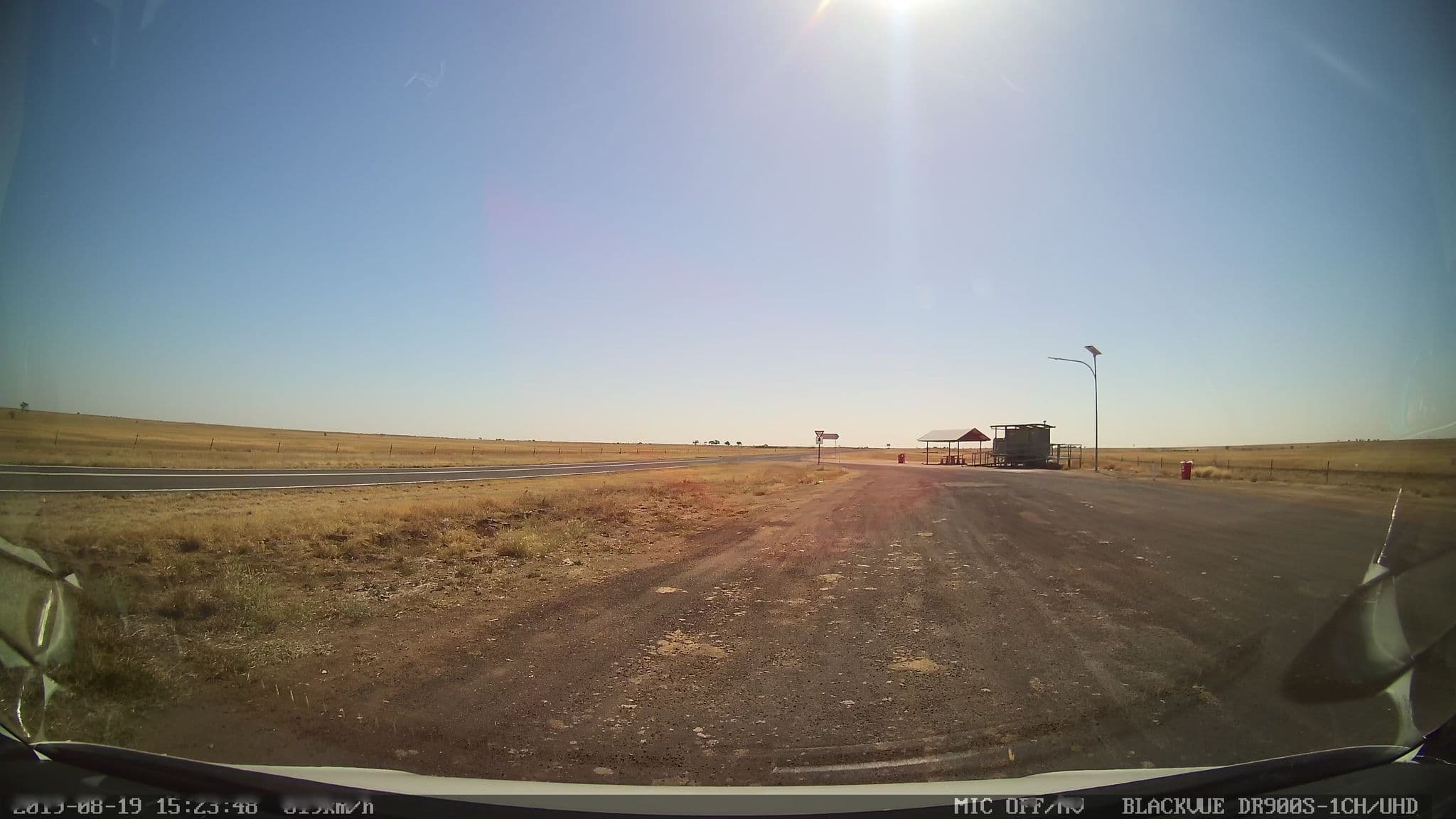 Street view near Ascot Rest Area, Winton — © bob3bob3 (CC BY-SA · Mapillary)
